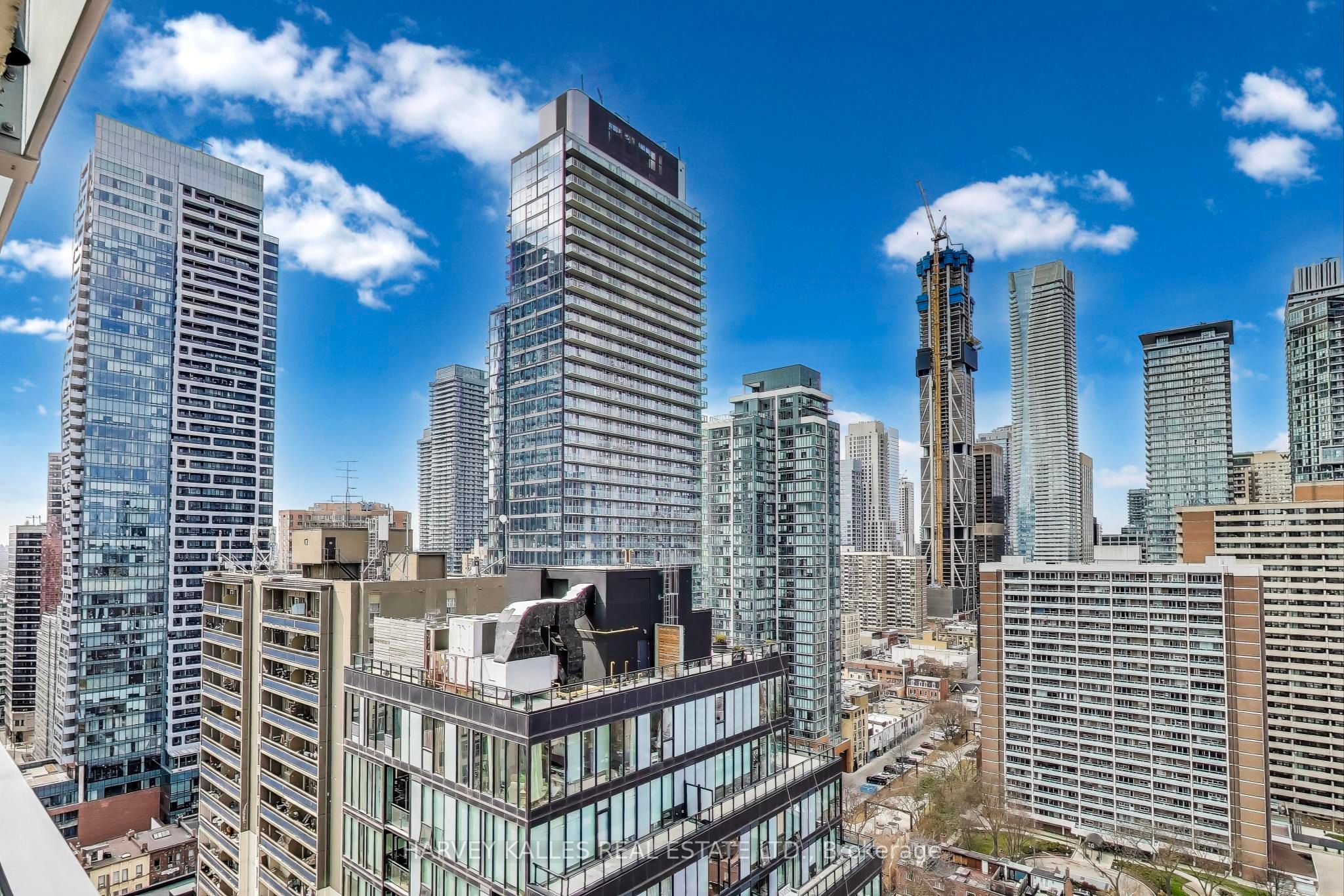 28 Wellesley Street E, #2408