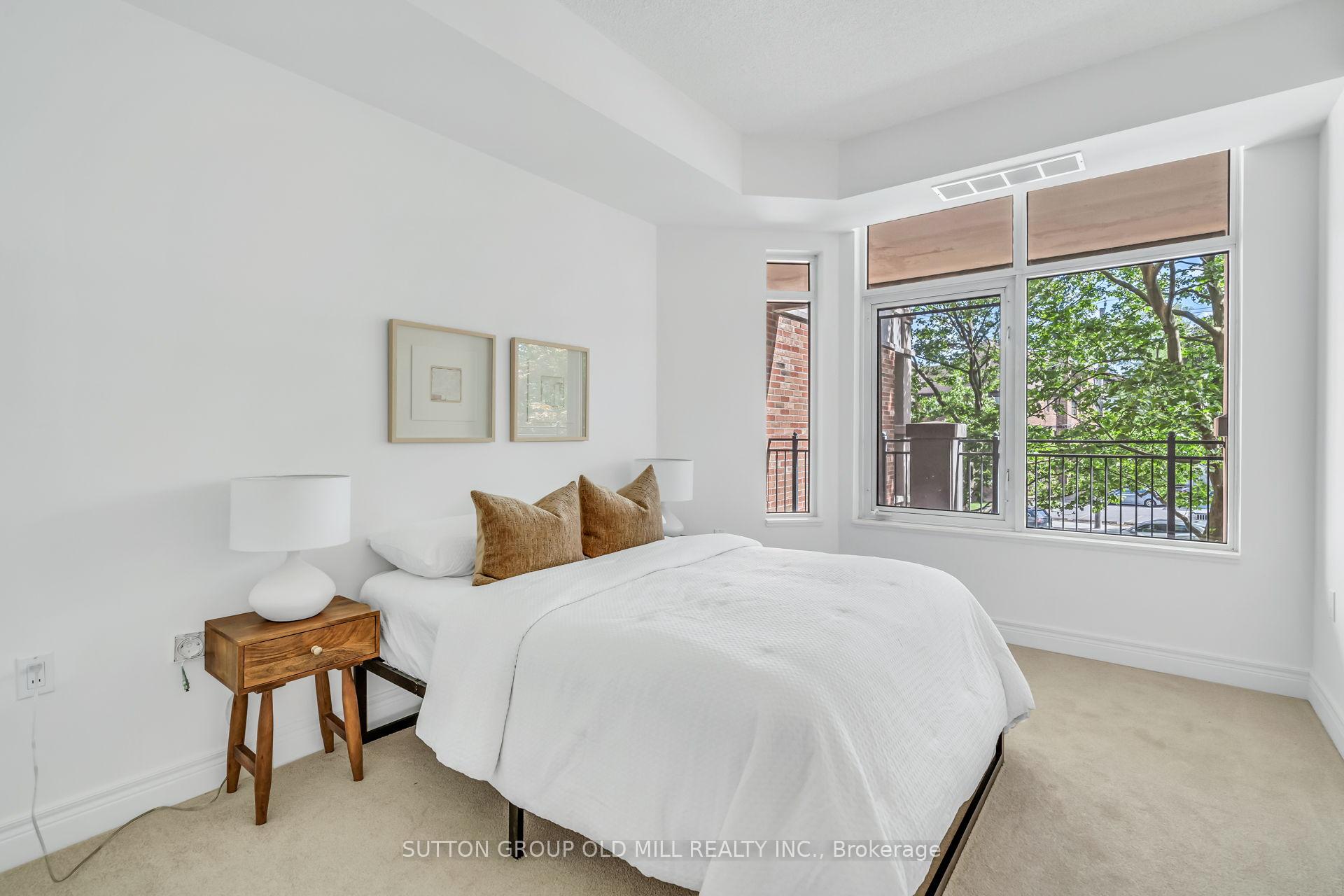 3 Bedrooms Condo at 10 Old Mill, Toronto For sale