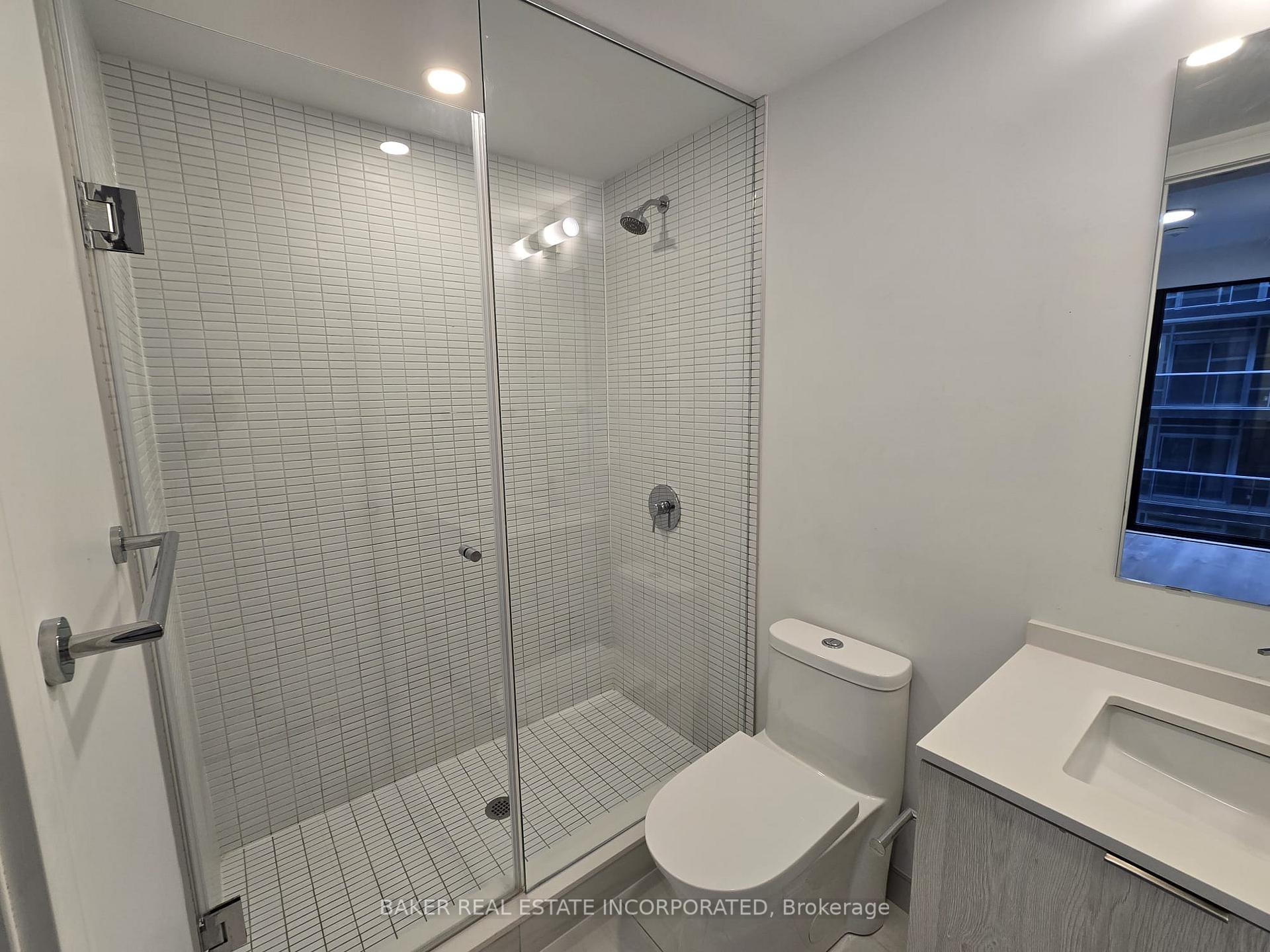 2 Bedrooms Condo at 1 Jarvis, Hamilton For sale
