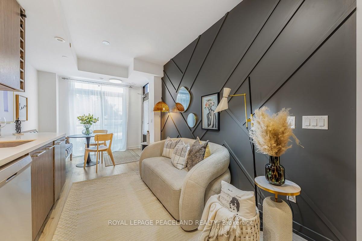 3 Bedrooms Condo at 266 Finch, Toronto For sale