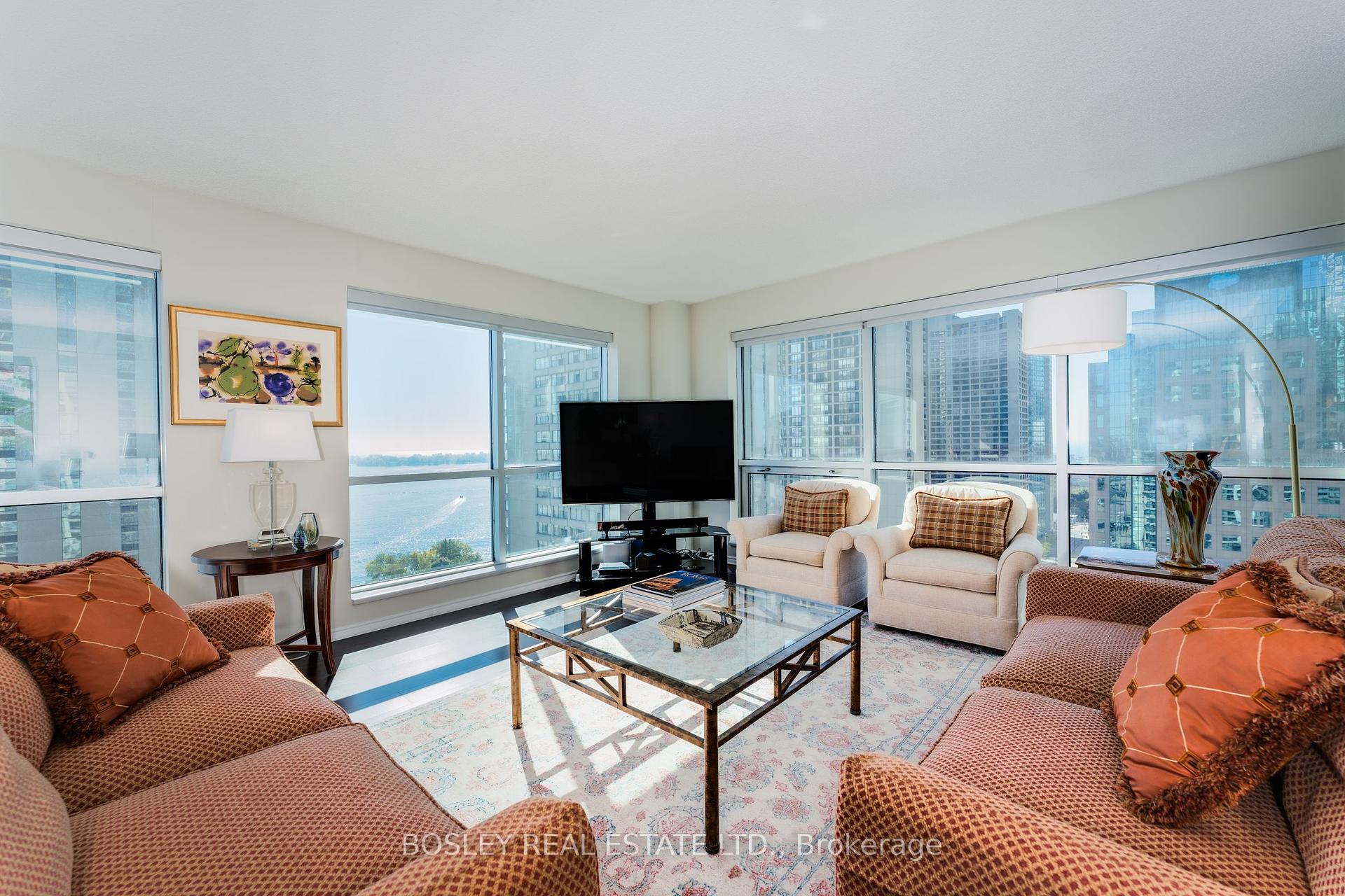 2 Bedrooms Condo at 10 Queens,  Toronto For sale