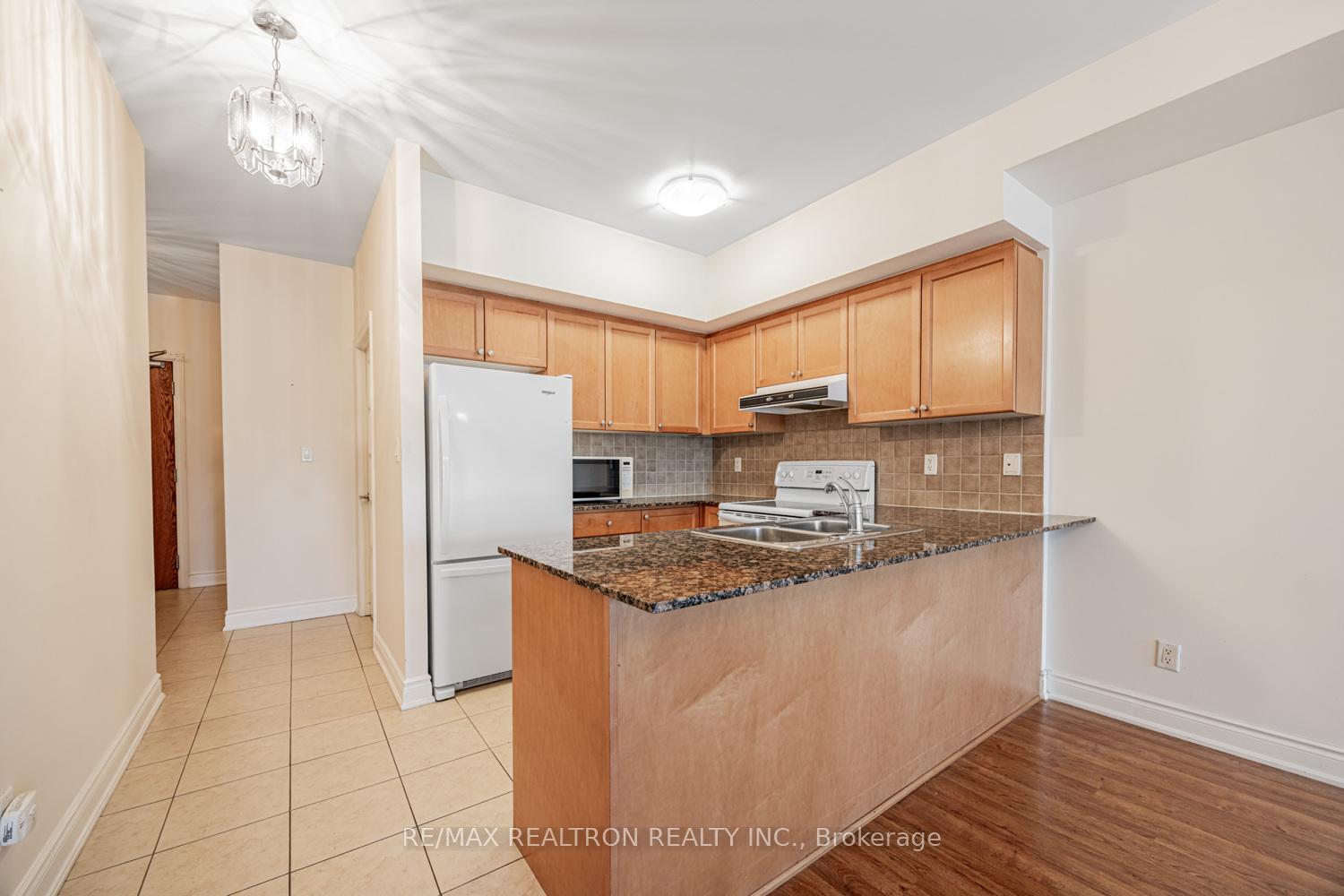 2 Bedrooms Condo at 9901 Keele, Vaughan For sale