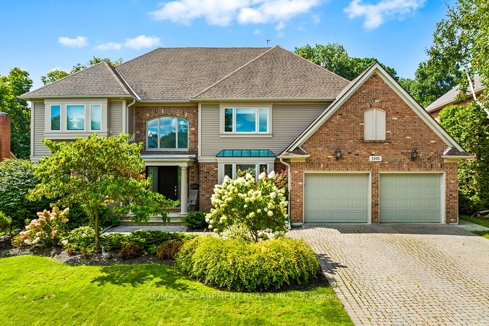 1103 Crofton Way, Burlington, ON L7P 4X1
