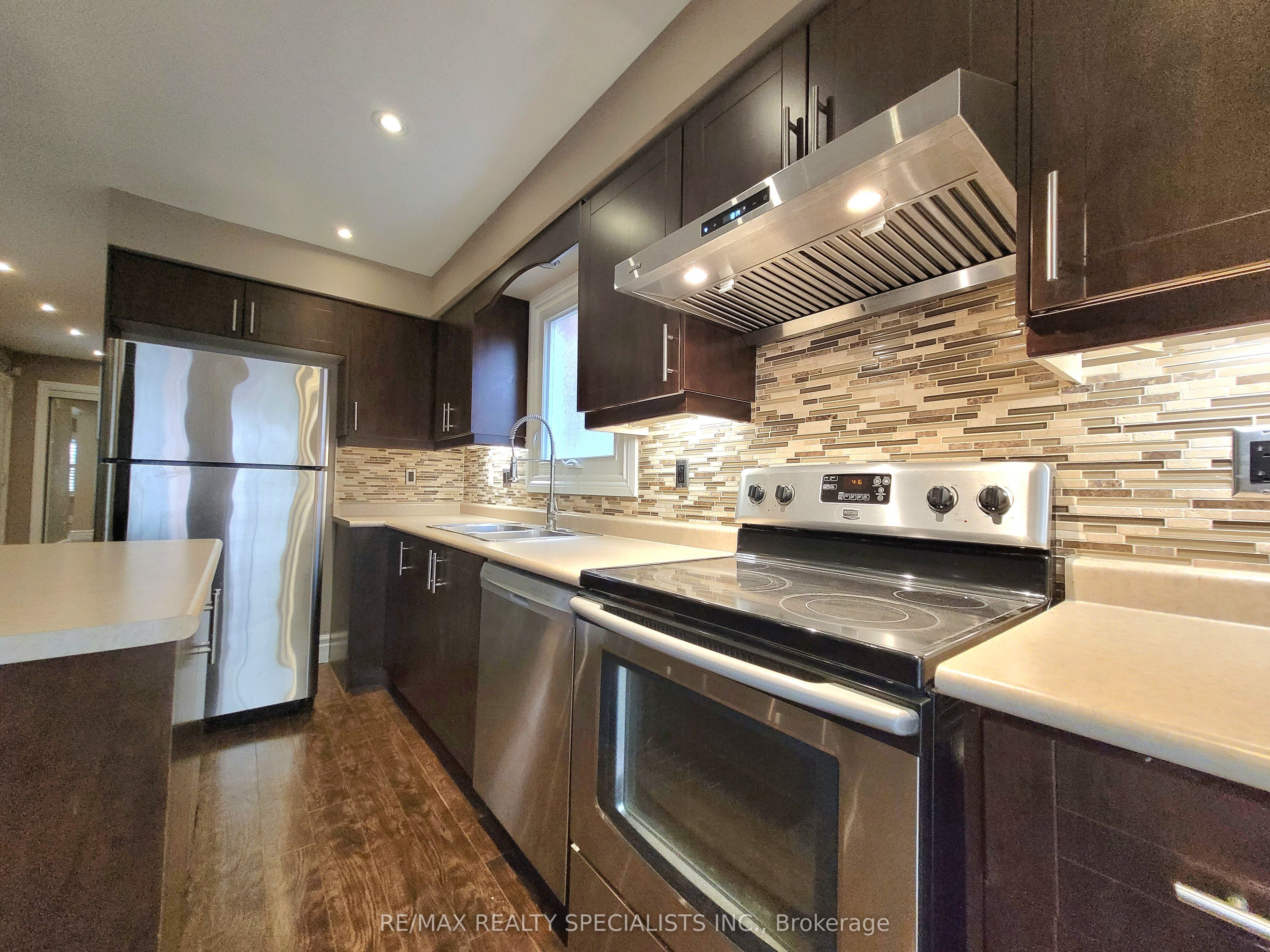 64 Willerton Close, #UPPER