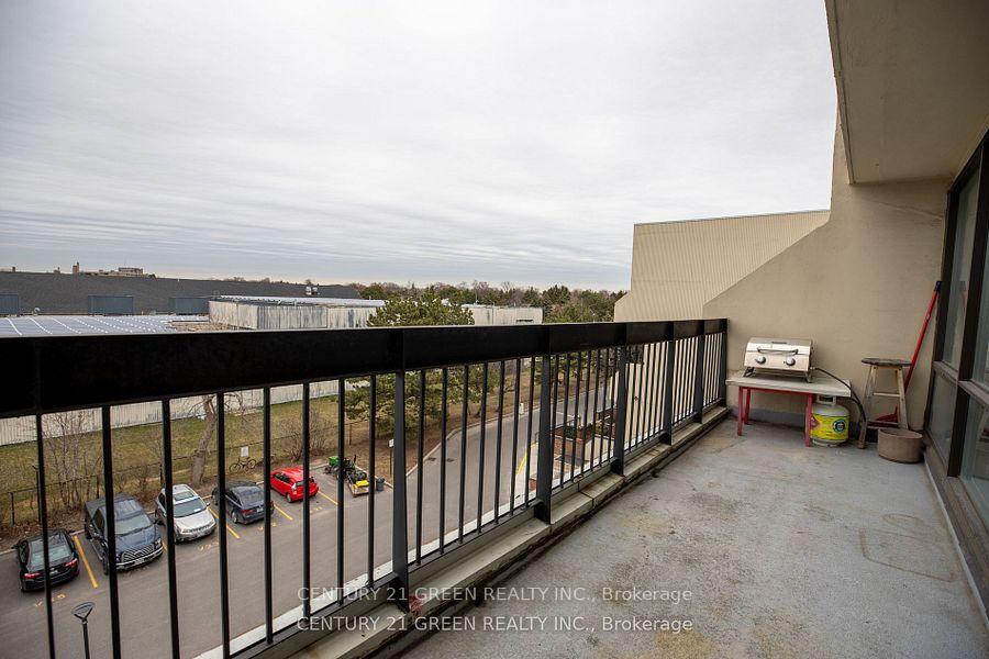 5 Bedrooms Condo at 366 The East Mall, Toronto For sale