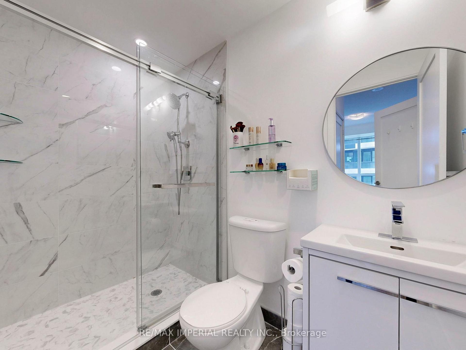 2 Bedrooms Condo at 25 Broadway, Toronto For sale