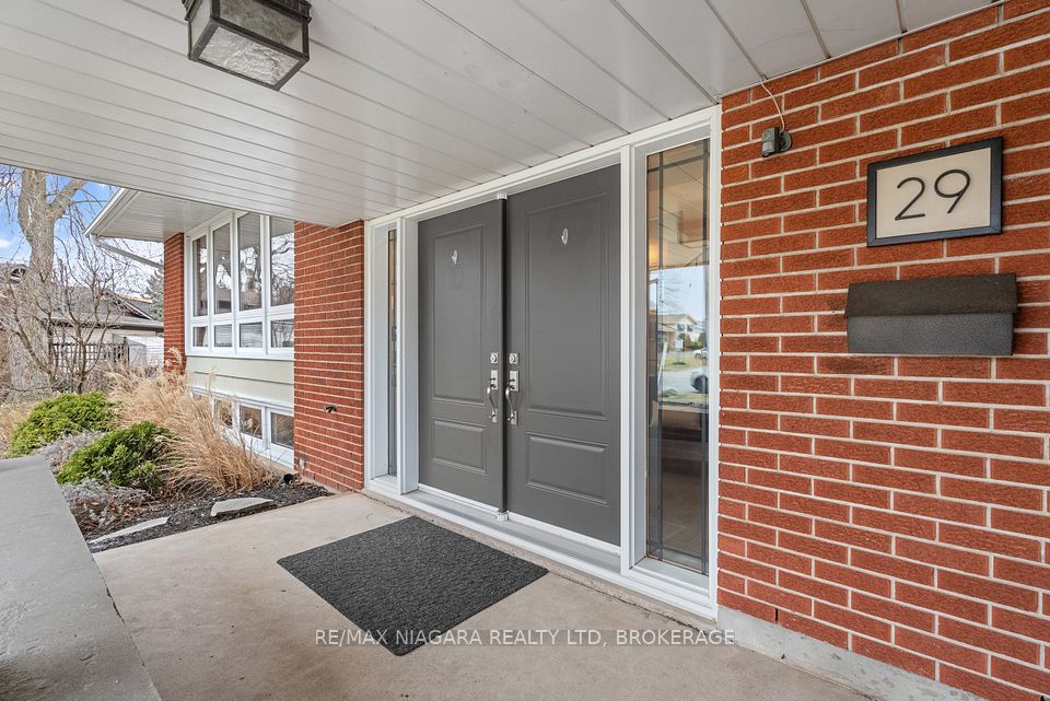 29 Beacon Hill Drive, St. Catharines, ON L2T 2X6
