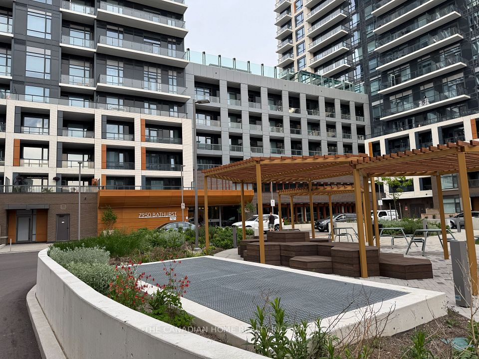 7950 Bathurst