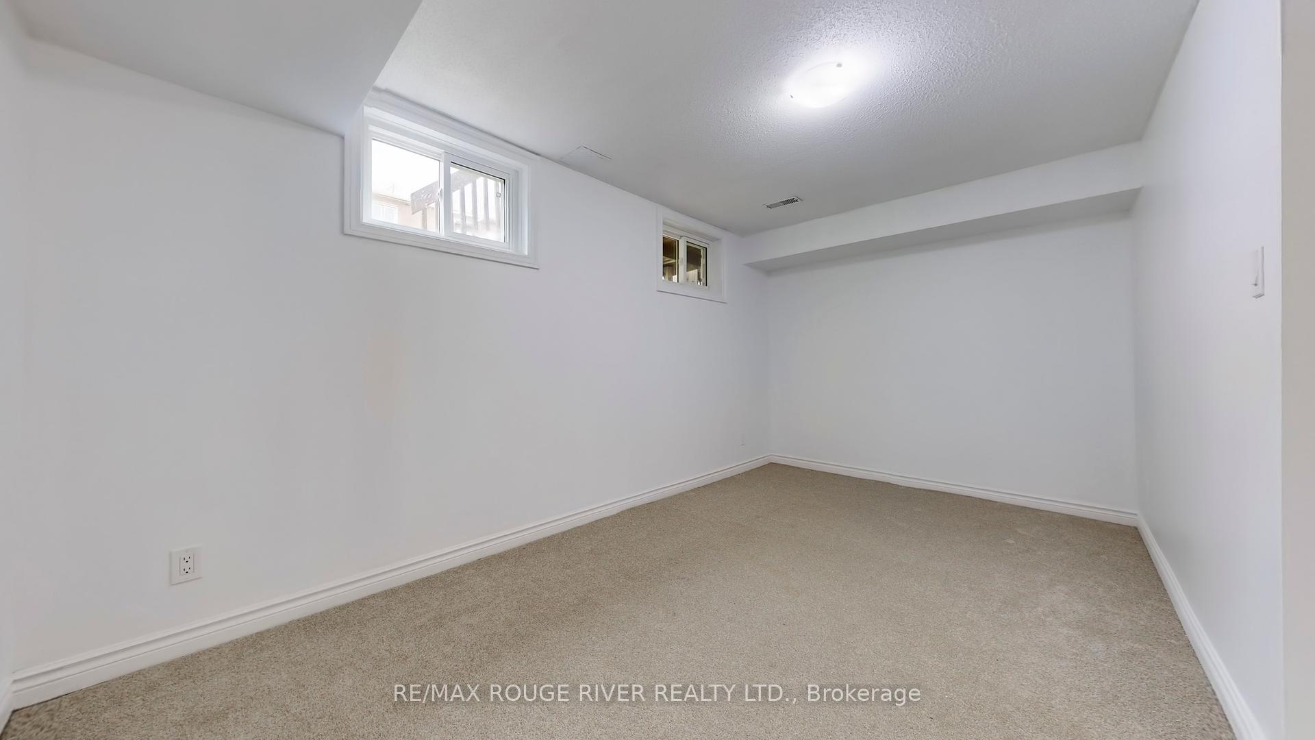 3 Bedrooms Condo at 2 Dowry, Toronto For sale