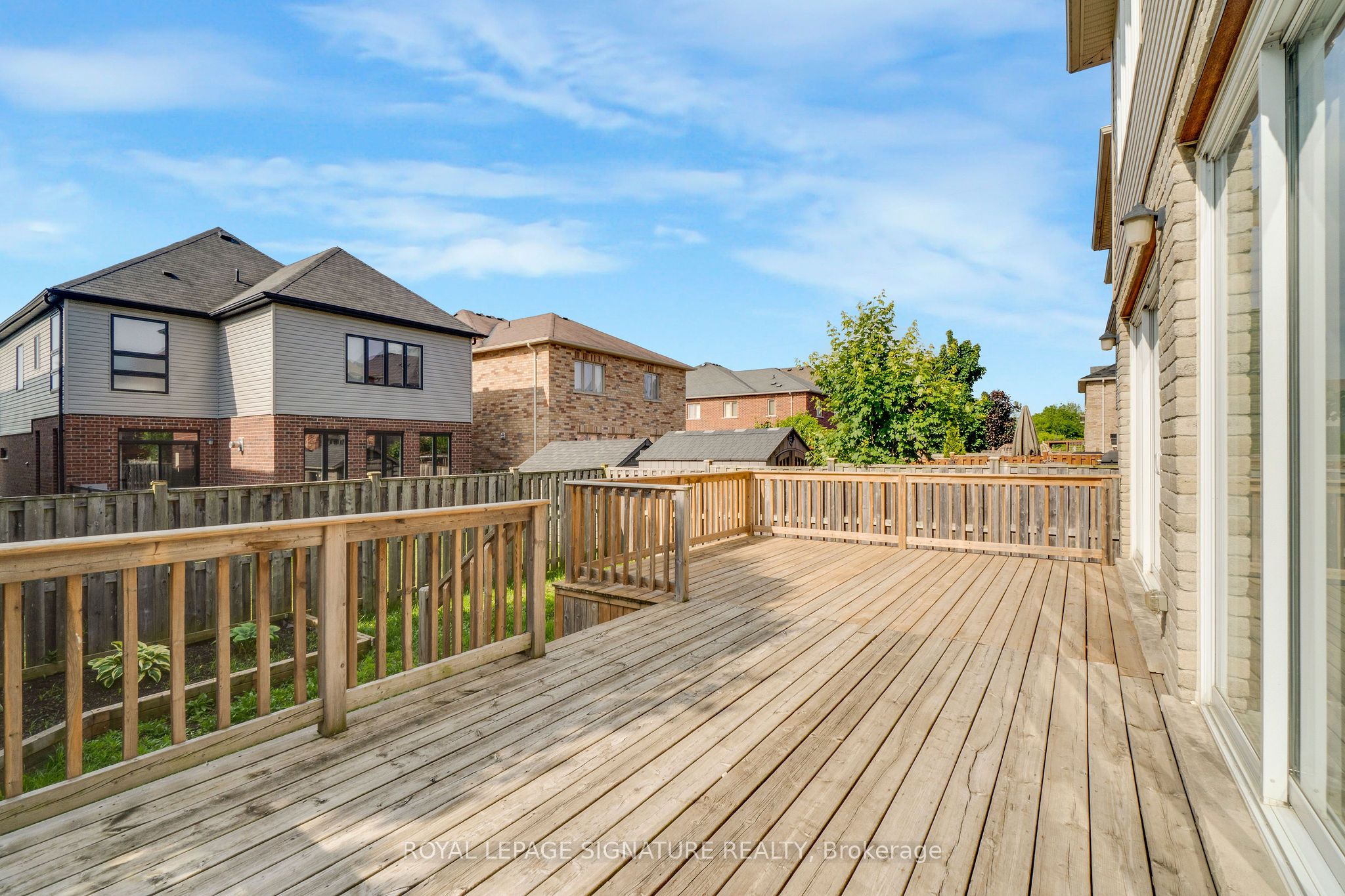 593 Pinery Trail