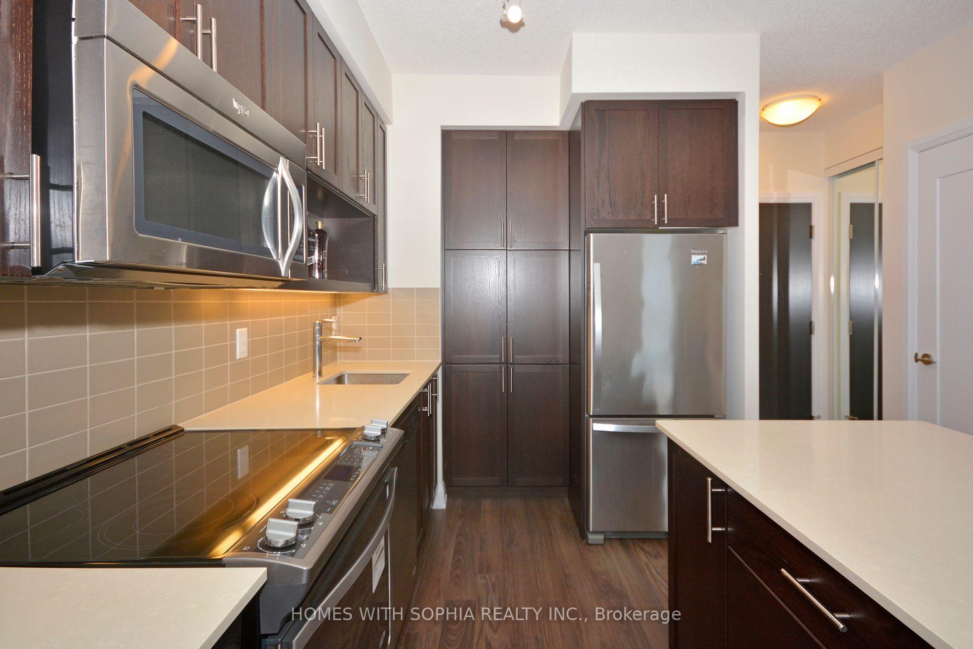 2 Bedrooms Condo at 18 Graydon Hall, Toronto For sale