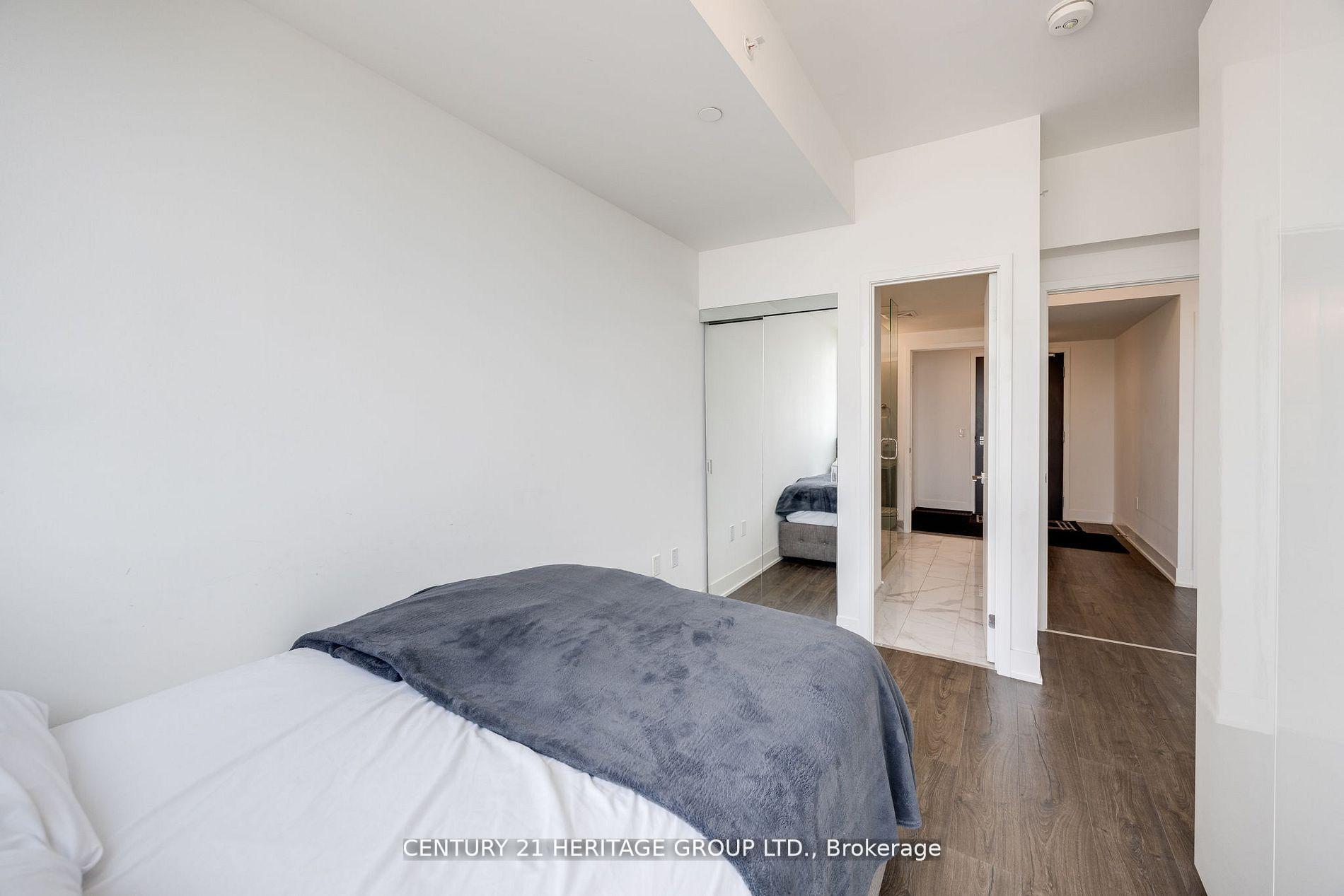 2 Bedrooms Condo at 2916 Highway 7, Vaughan For sale