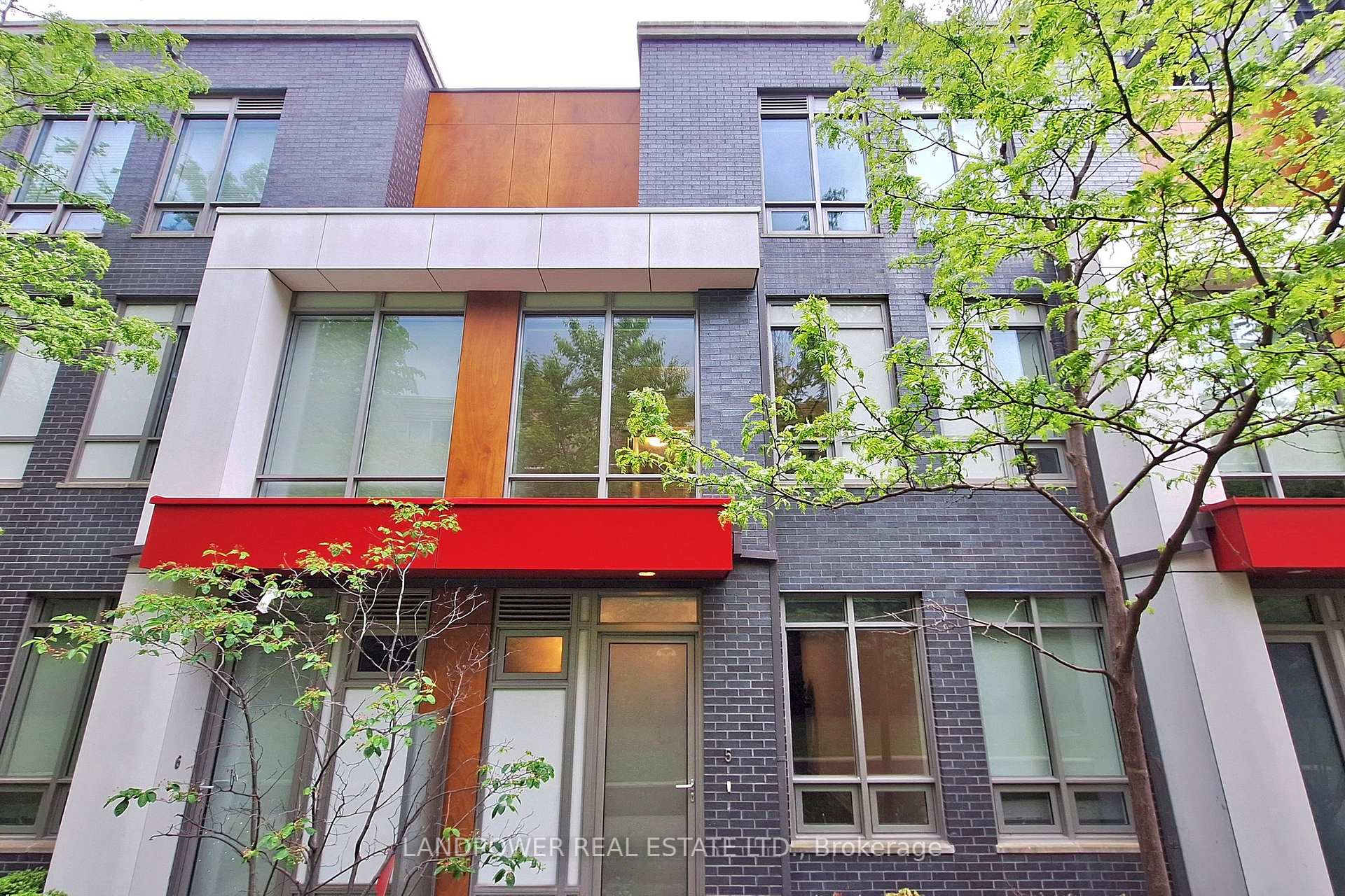 4 Bedrooms Condo at 88 Sheppard, Toronto For sale