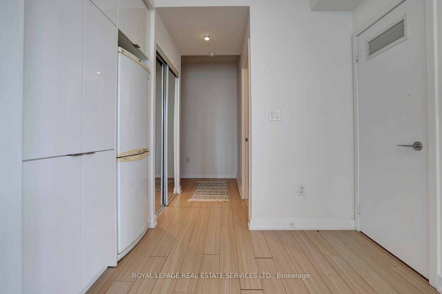 1 Bedroom Condo at 21 Iceboat,  Toronto For sale