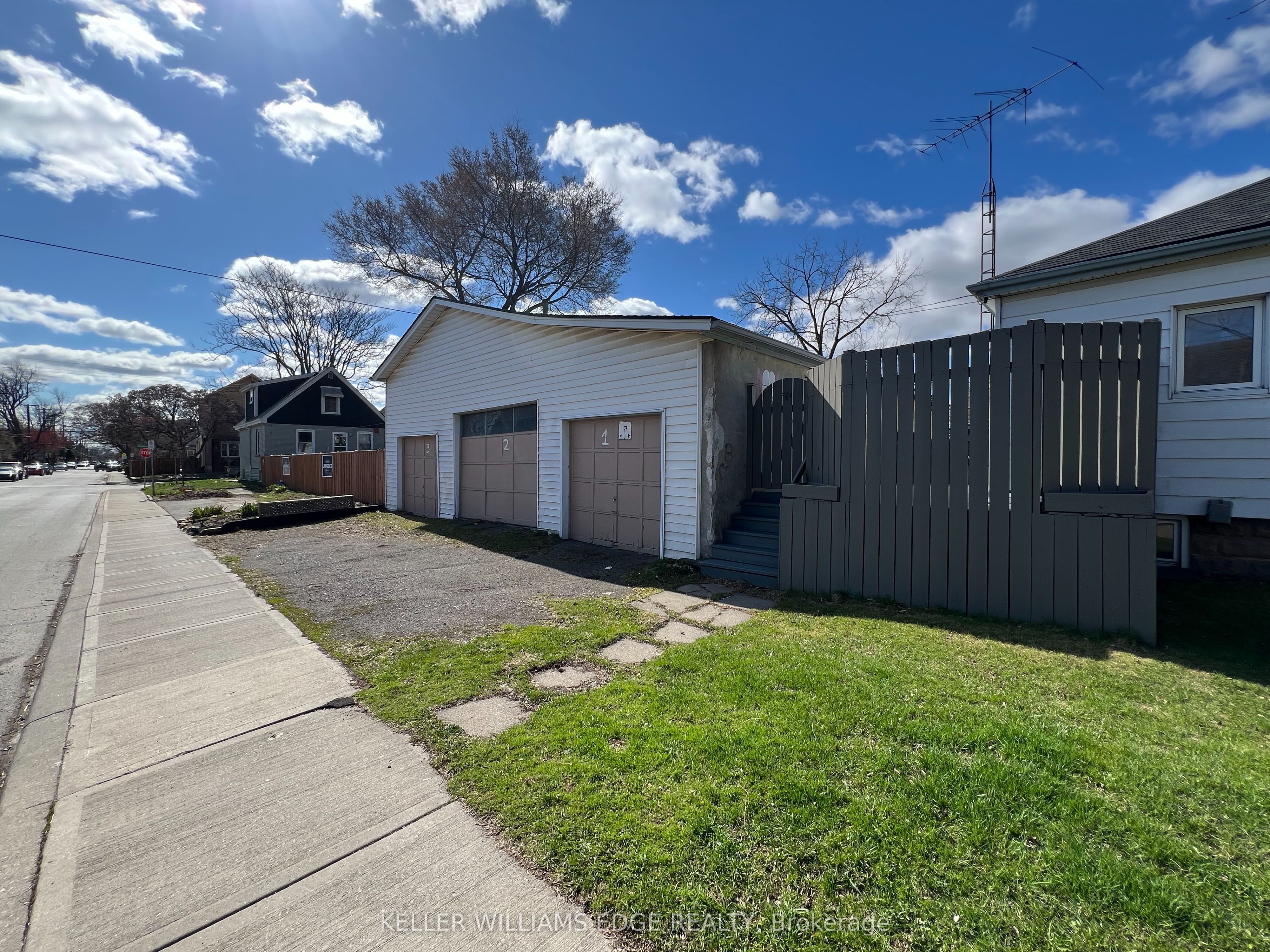56 Garside Avenue N