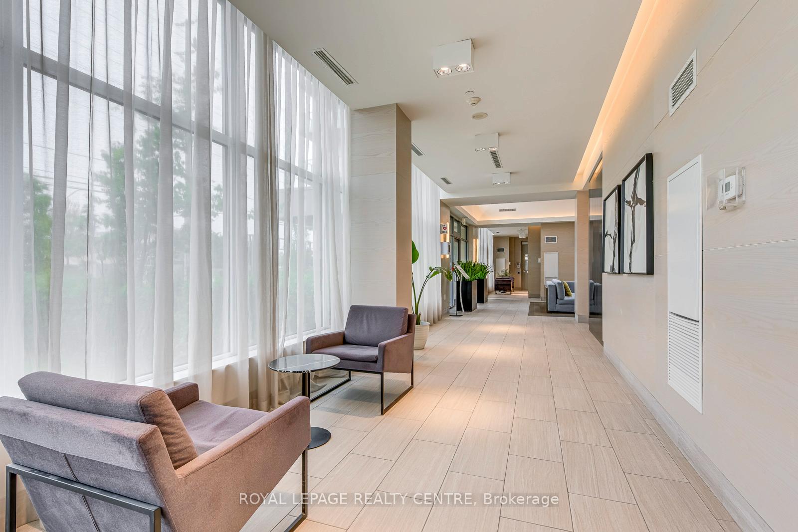 2 Bedrooms Condo at 4633 Glen Erin, Mississauga For sale