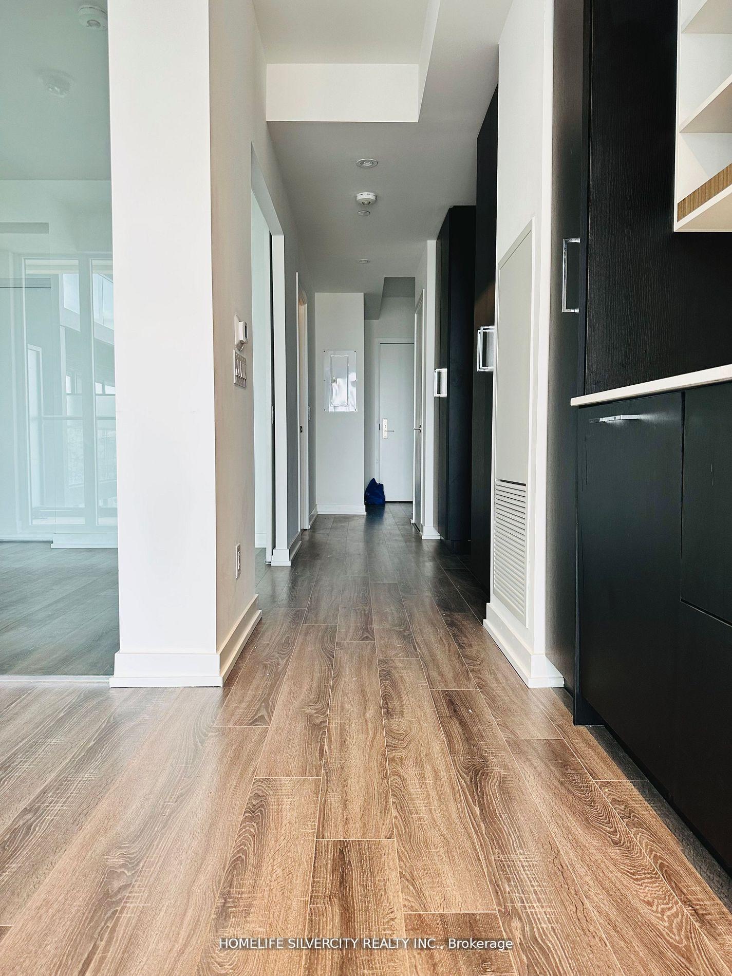 2 Bedrooms Condo at 20 Edward, Toronto For sale