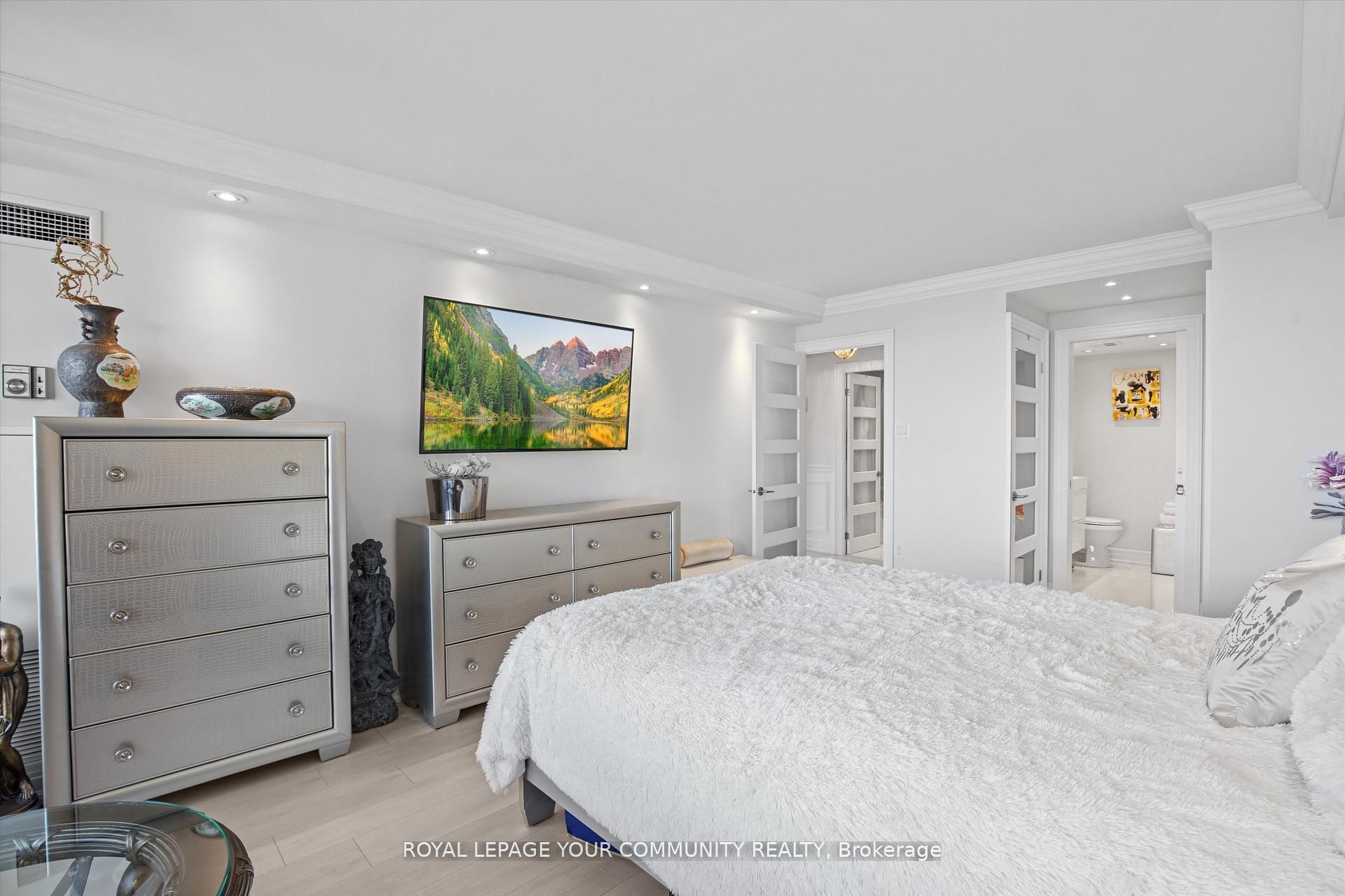 7420 Bathurst Street, #503