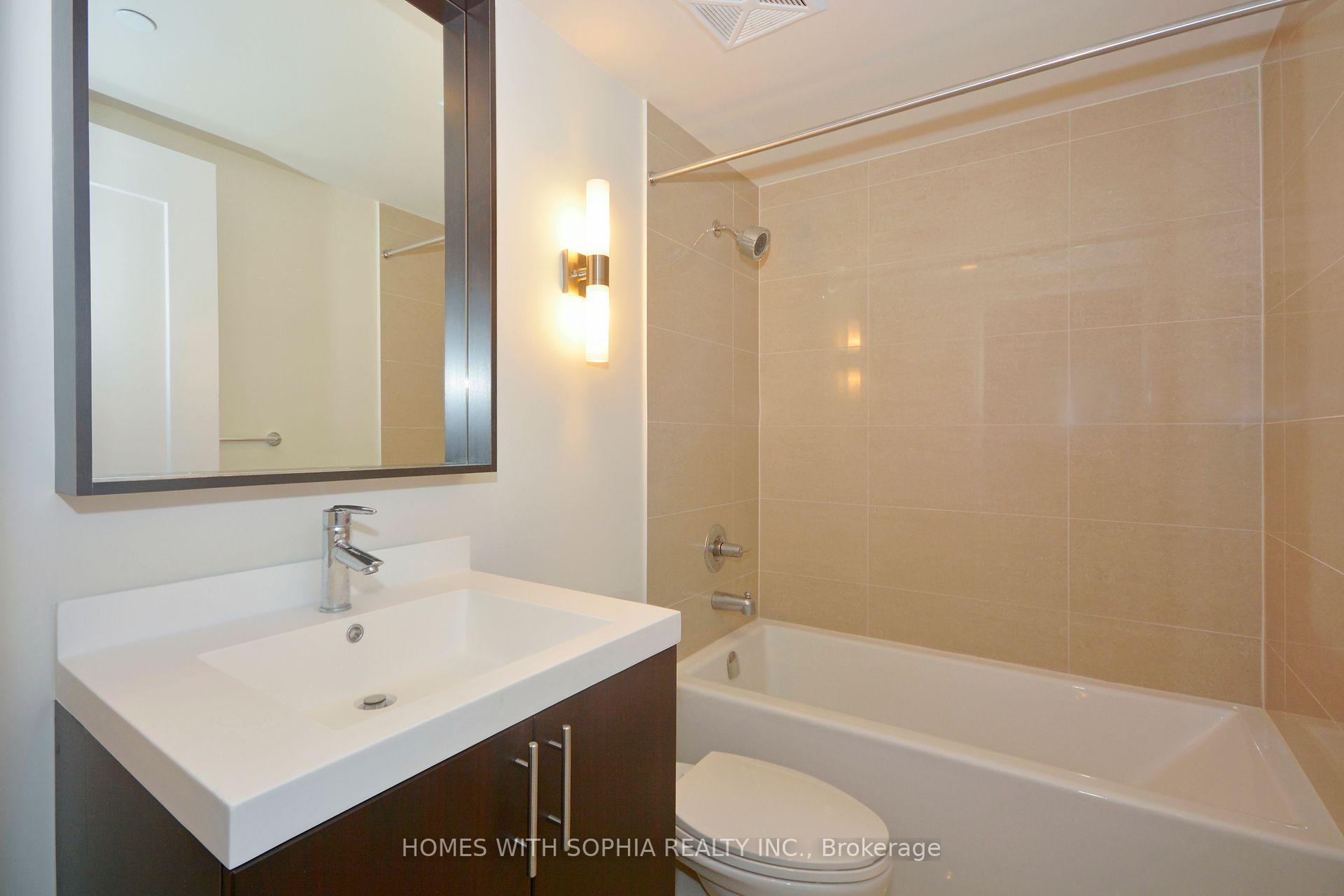 2 Bedrooms Condo at 18 Graydon Hall, Toronto For sale