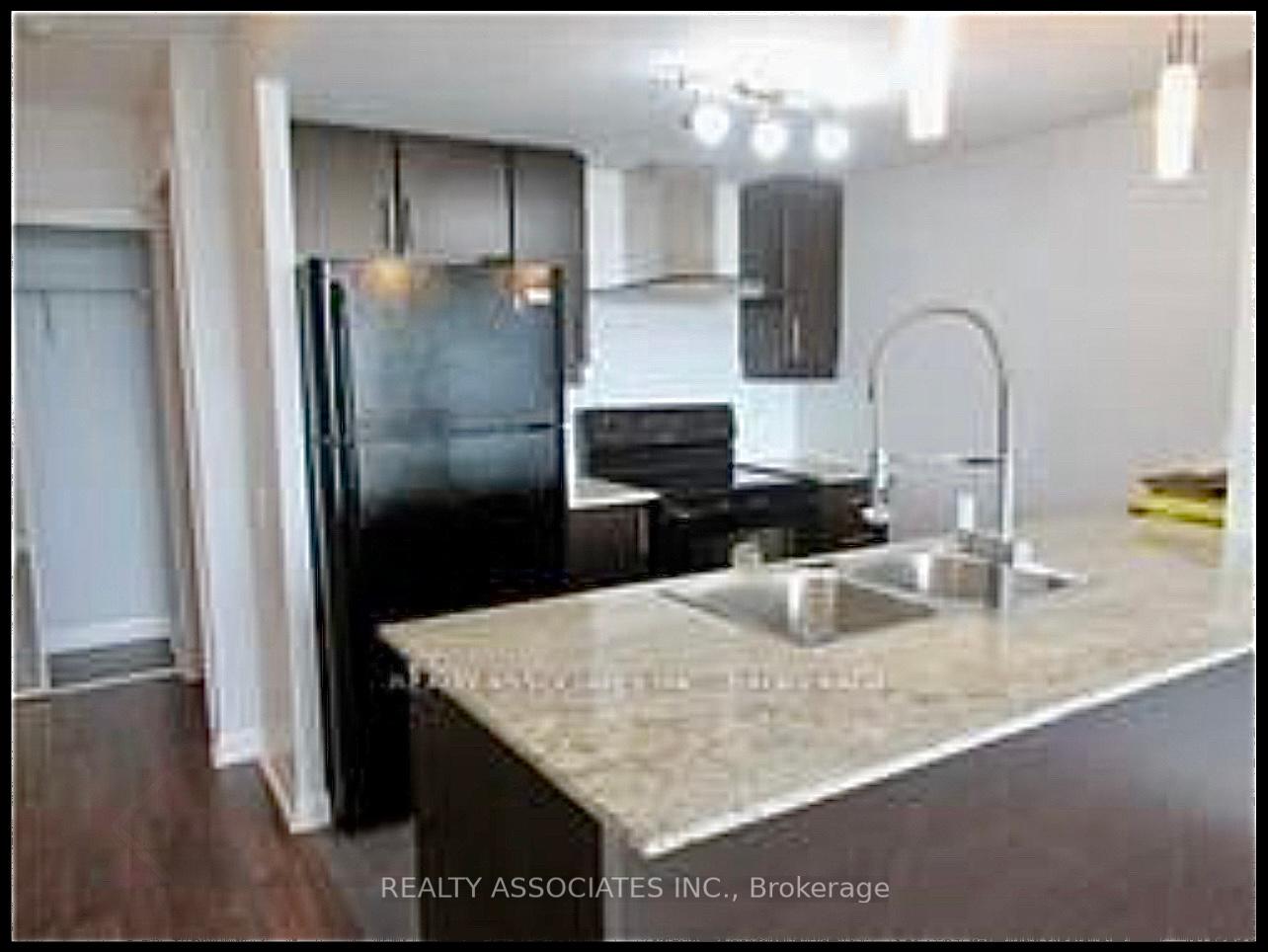 2 Bedrooms Condo at 25 Town Centre, Toronto For sale