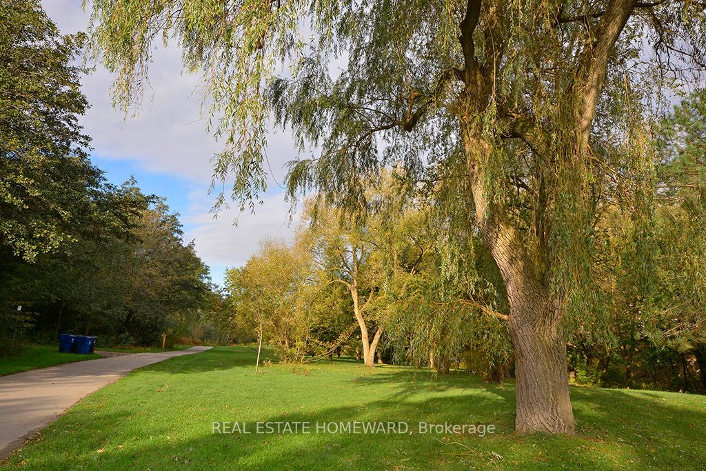 1 Bedroom Condo at 4 Park Vista, Toronto For sale