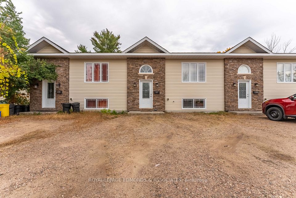 229 Everett