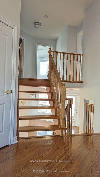 3 Bedrooms Condo at 199 Hillcrest,  Mississauga For sale