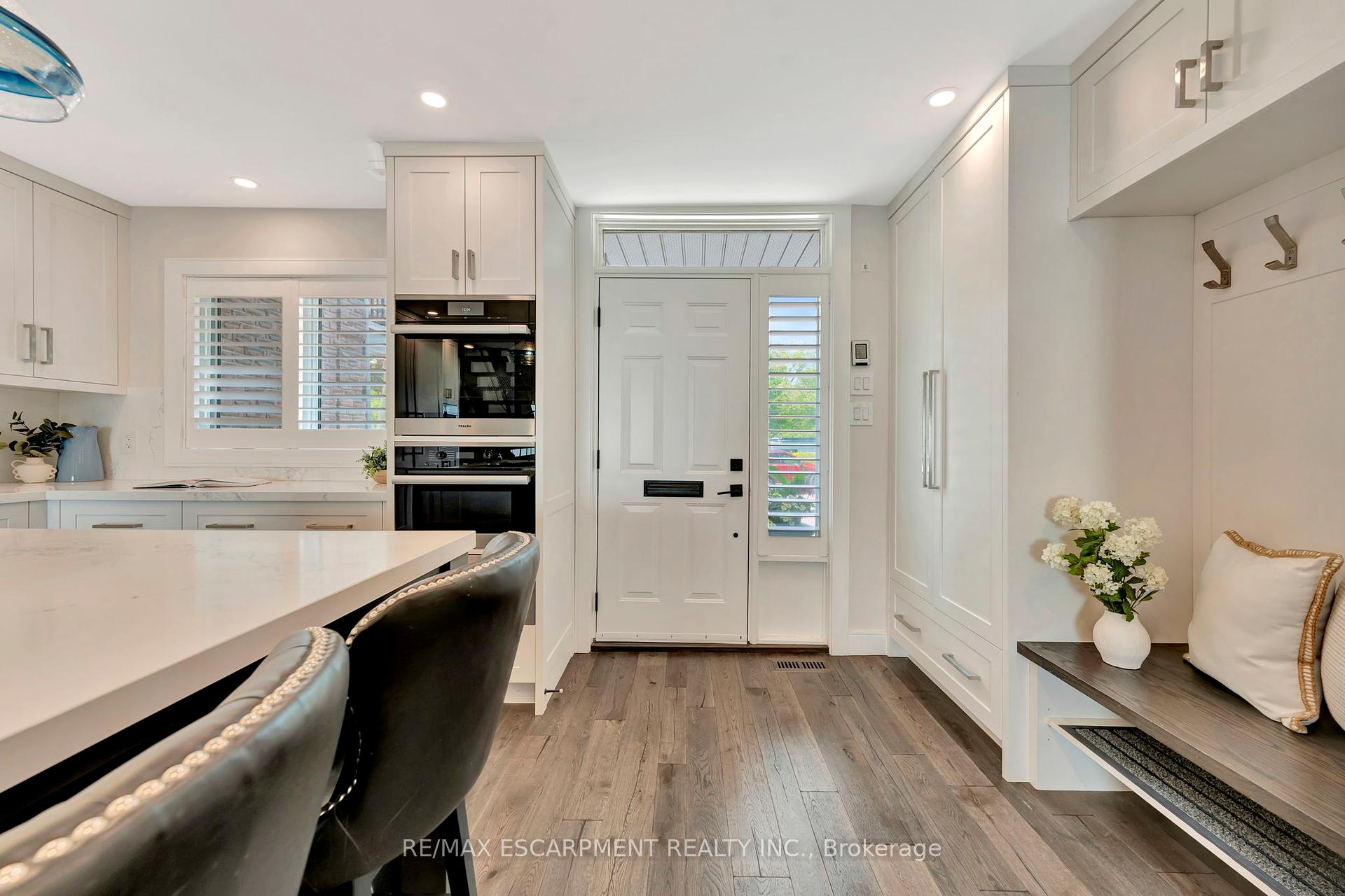 1 Bedroom Condo at 2136 Old Lakeshore, Burlington For sale
