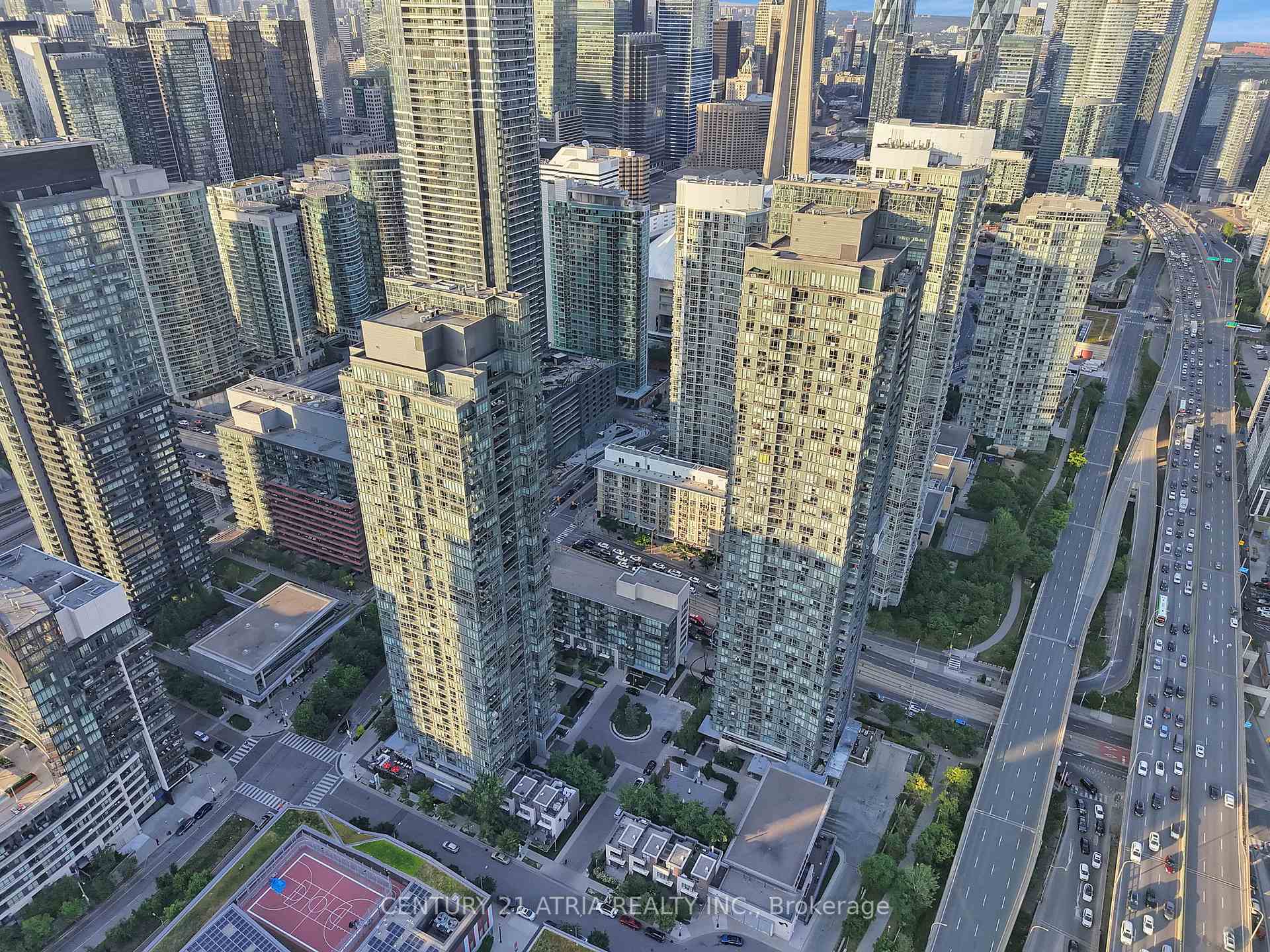 1 Bedroom Condo at 15 Fort York, Toronto For sale