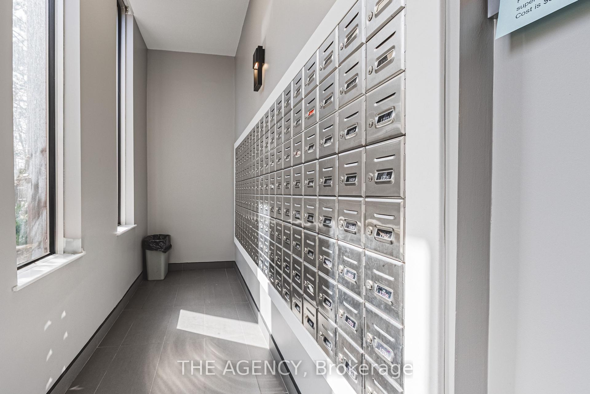 1 Bedroom Condo at 975 Warwick, Burlington For sale