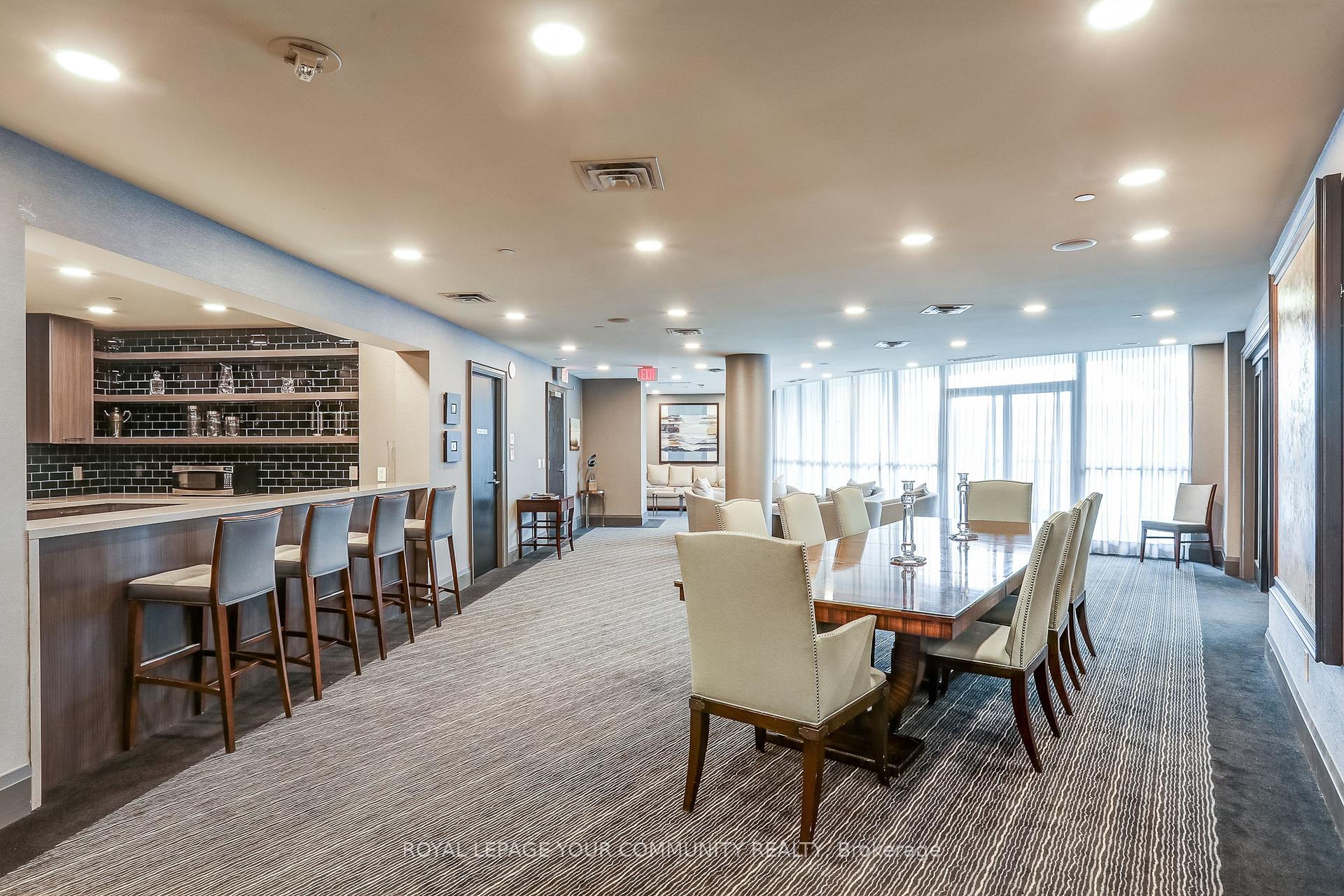 2 Bedrooms Condo at 11 Bronte,  Oakville For sale