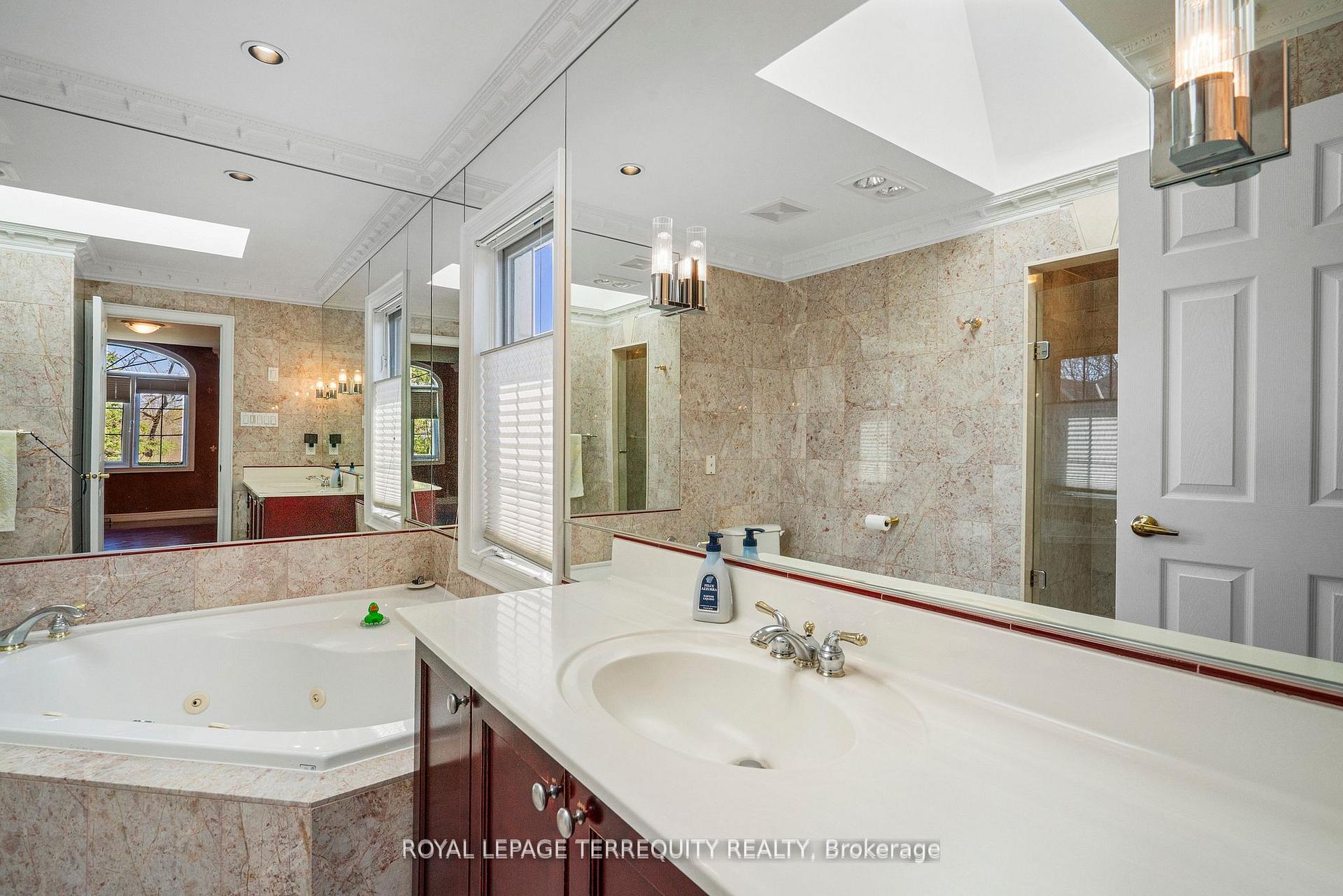 3 Bedrooms Condo at 197 La Rose, Toronto For sale