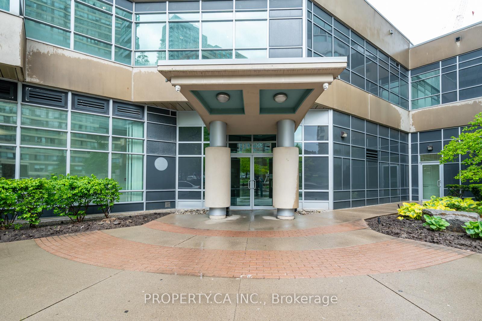 2 Bedrooms Condo at 33 Elm, Mississauga For sale