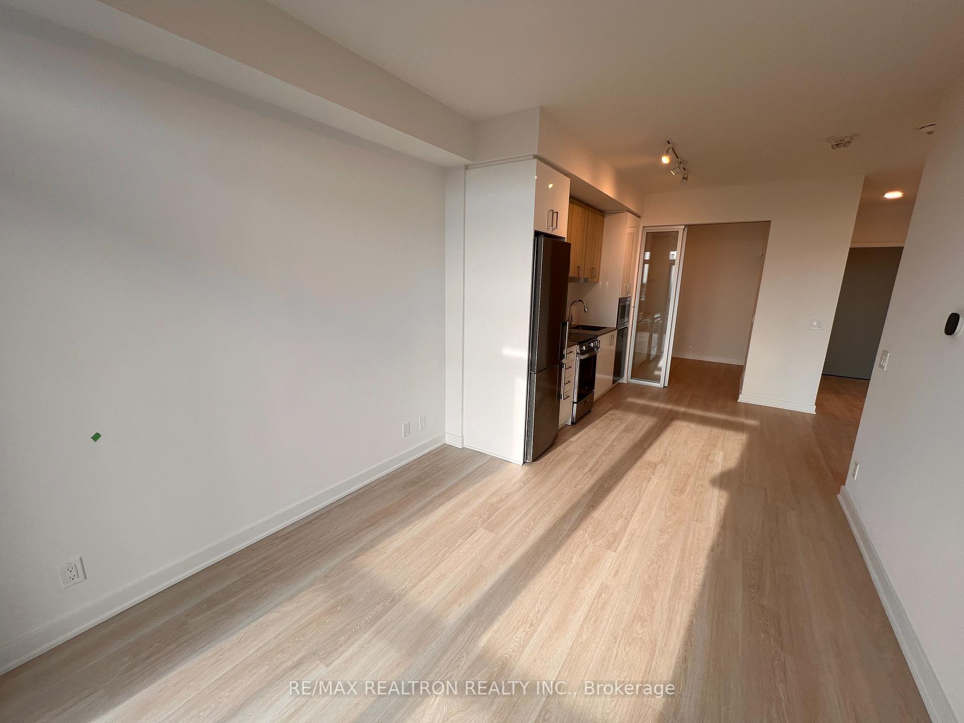 2 Bedrooms Co-op at 30 Upper Mall,  Vaughan For sale