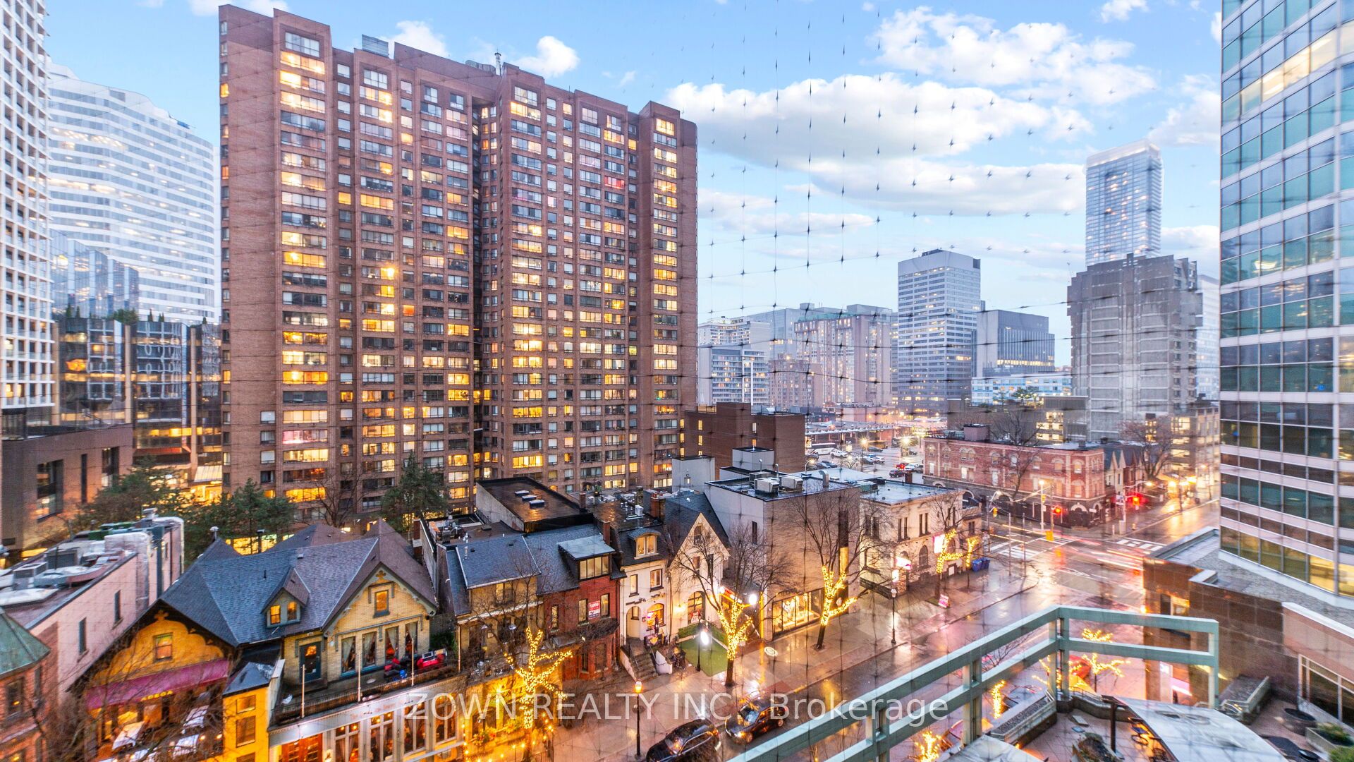 #711 - 38 Elm Street, Toronto, ON M5G 2K5