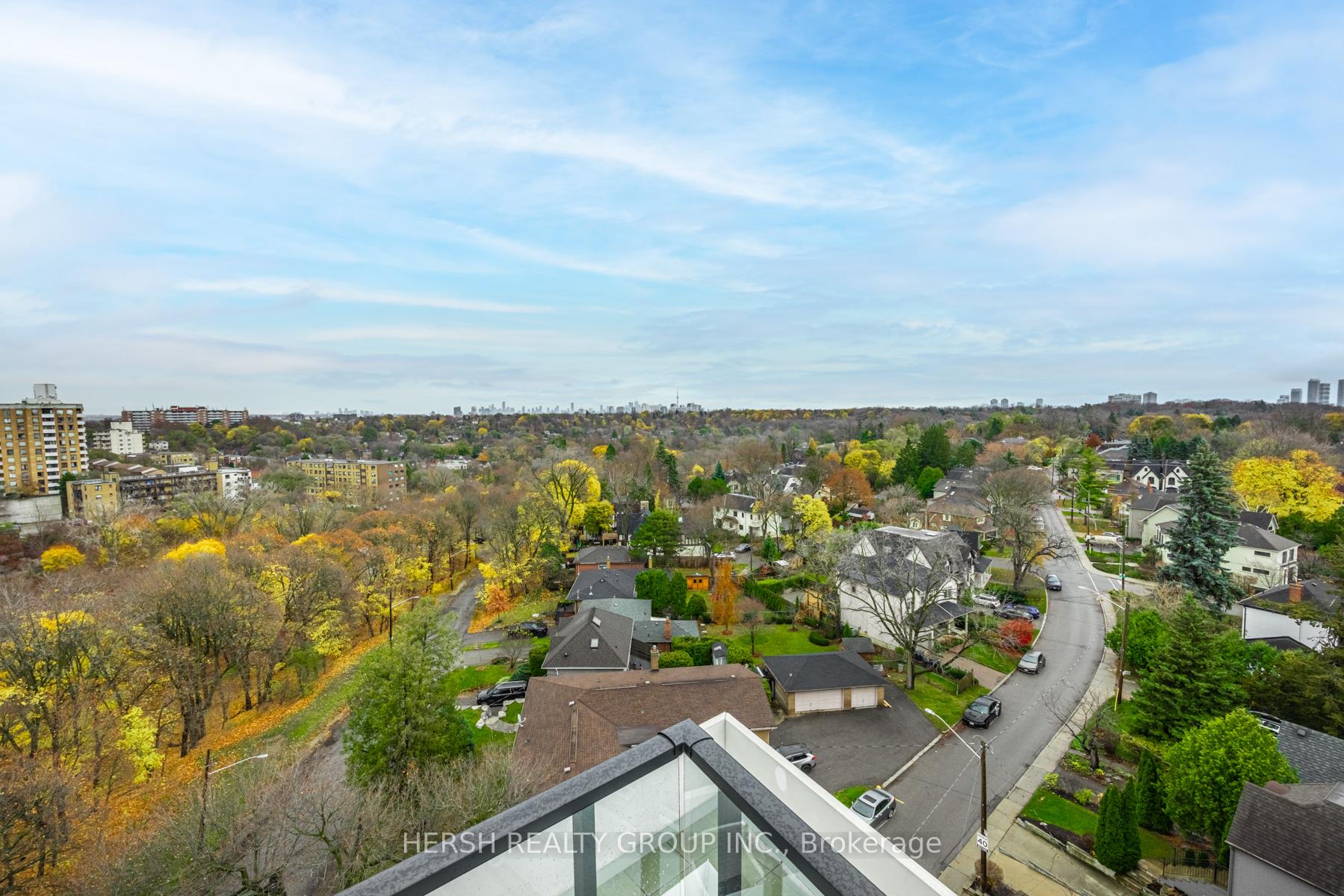 2 Bedrooms Condo at 160 Kingsway, Toronto For sale