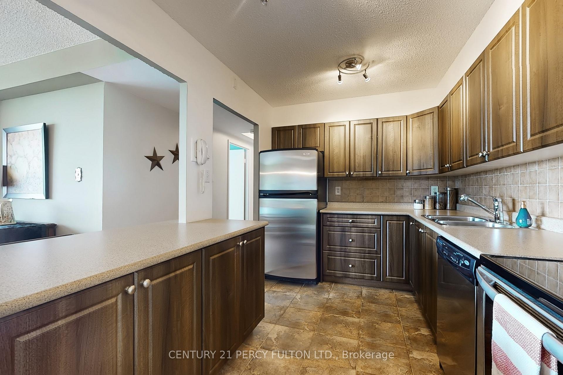 2 Bedrooms Condo at 40 Bay Mills, Toronto For sale