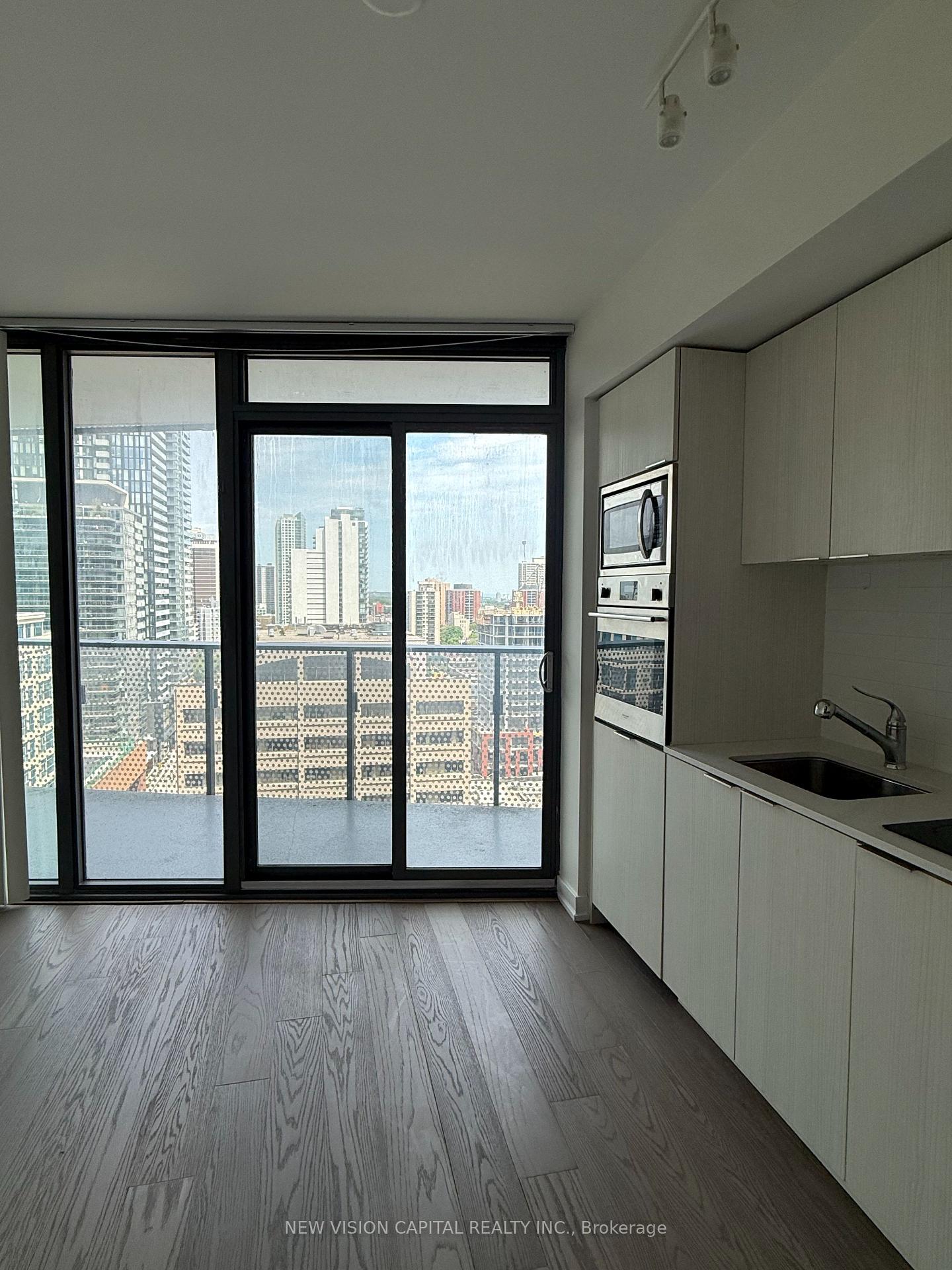 1 Bedroom Condo at 11 Wellesley, Toronto For sale