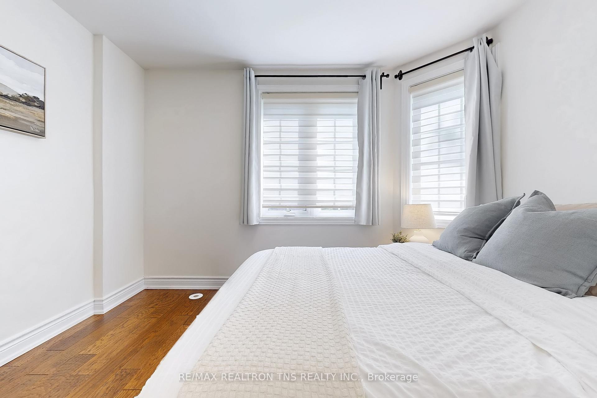 3 Bedrooms Condo at 108 Finch, Toronto For sale