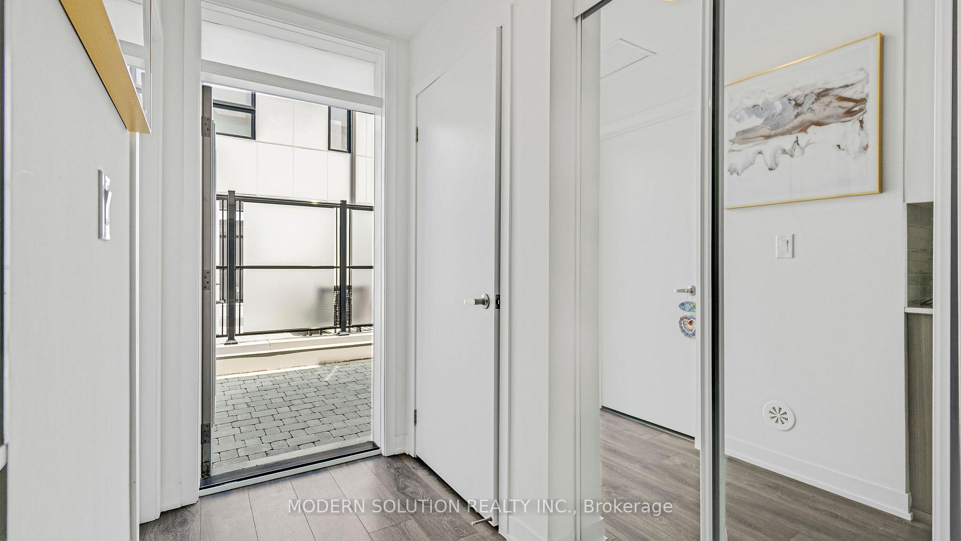 2 Bedrooms Condo at 155 Canon Jackson, Toronto For sale