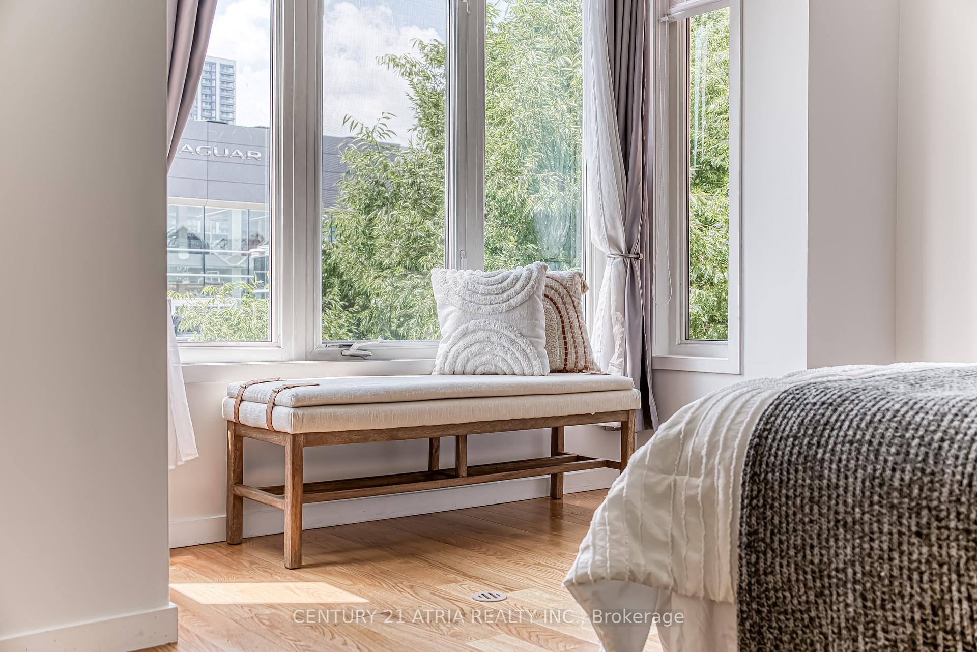 2 Bedrooms Condo at 8 Frances Loring, Toronto For sale