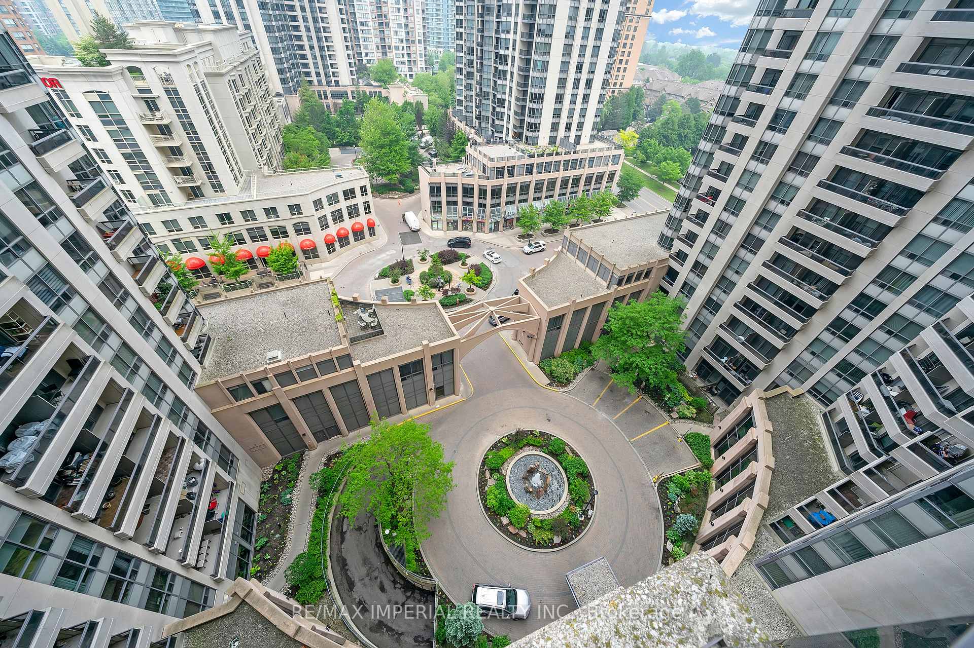 2 Bedrooms Condo at 5 northtown, Toronto For sale