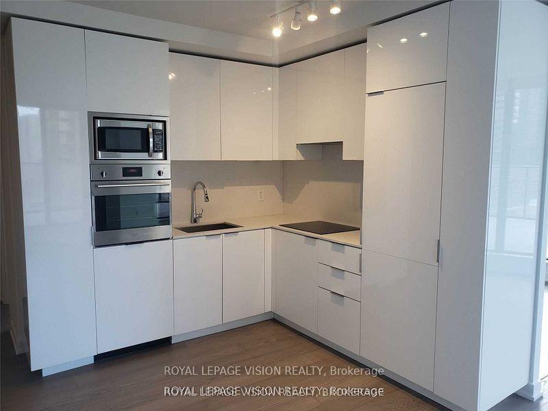 3 Bedrooms Condo at 11 Wellesley, Toronto For sale