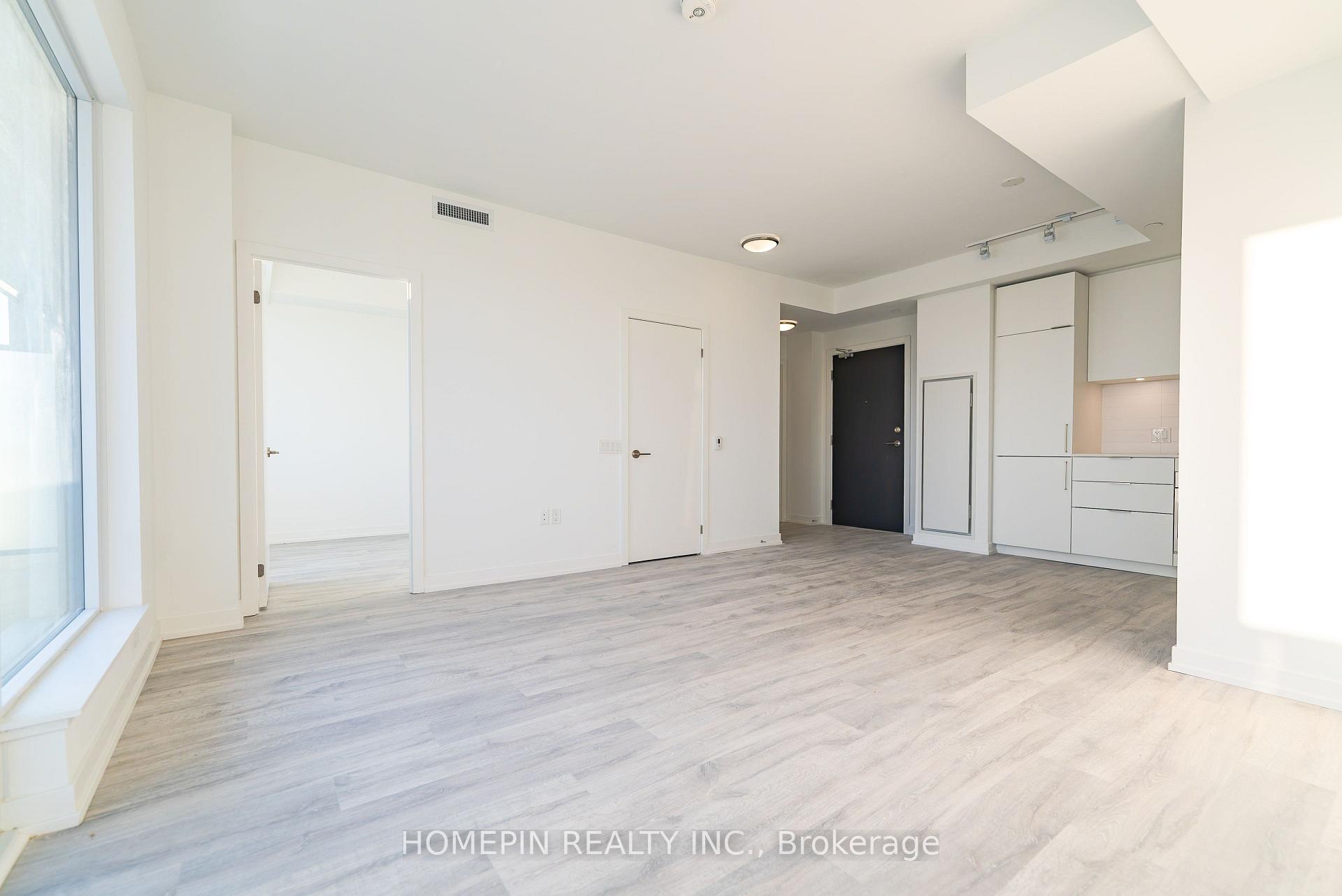 2 Bedrooms Condo at 7 Golden Lion, Toronto For sale