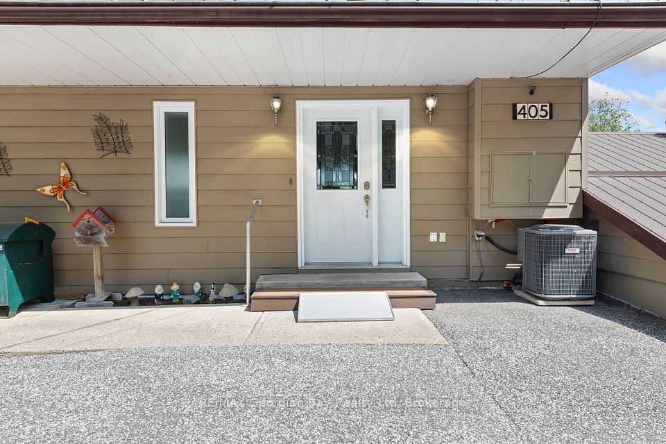 405 Champlain Road, Penetanguishene, ON L9M 1S3