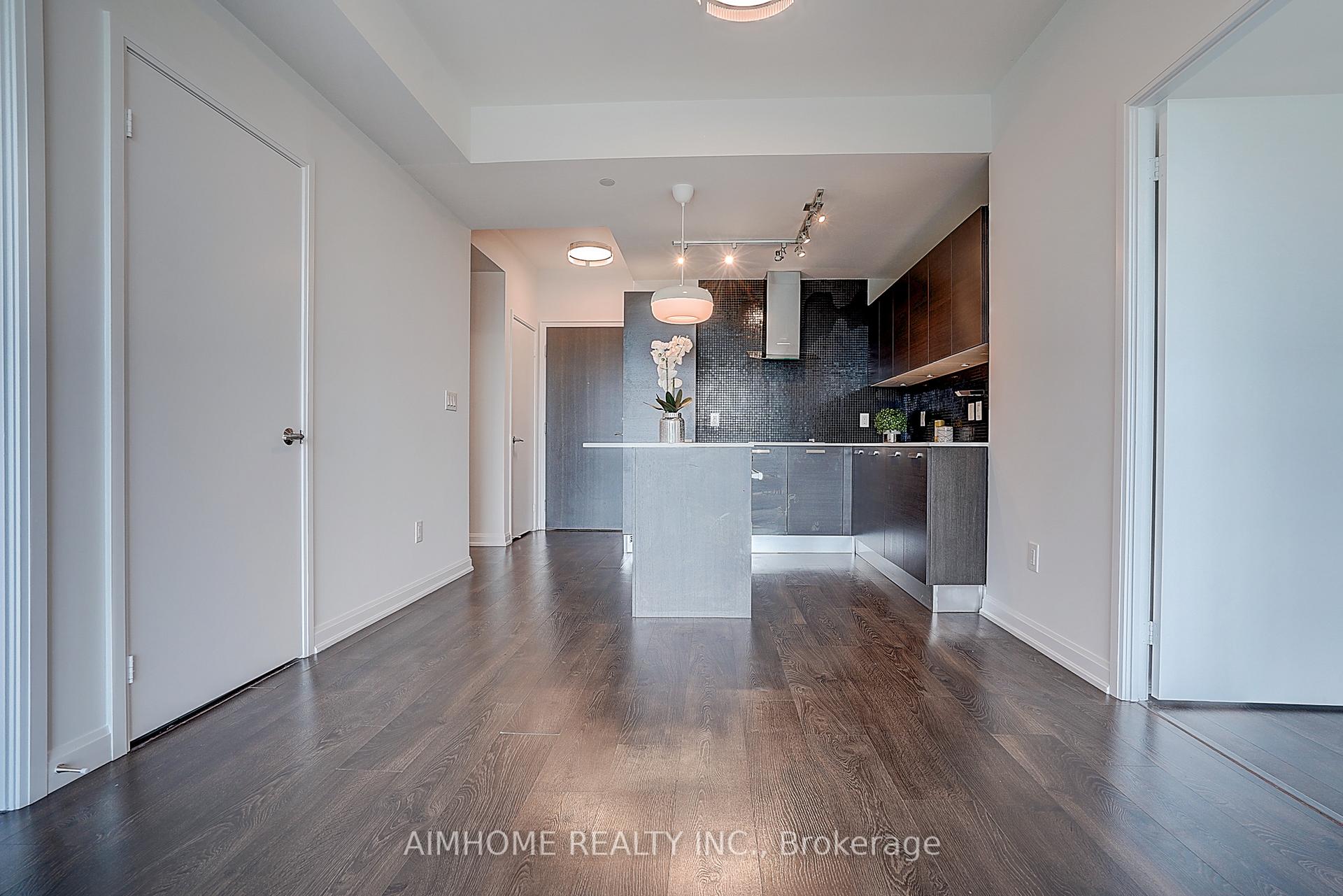 3 Bedrooms Condo at 11 Bogert, Toronto For sale