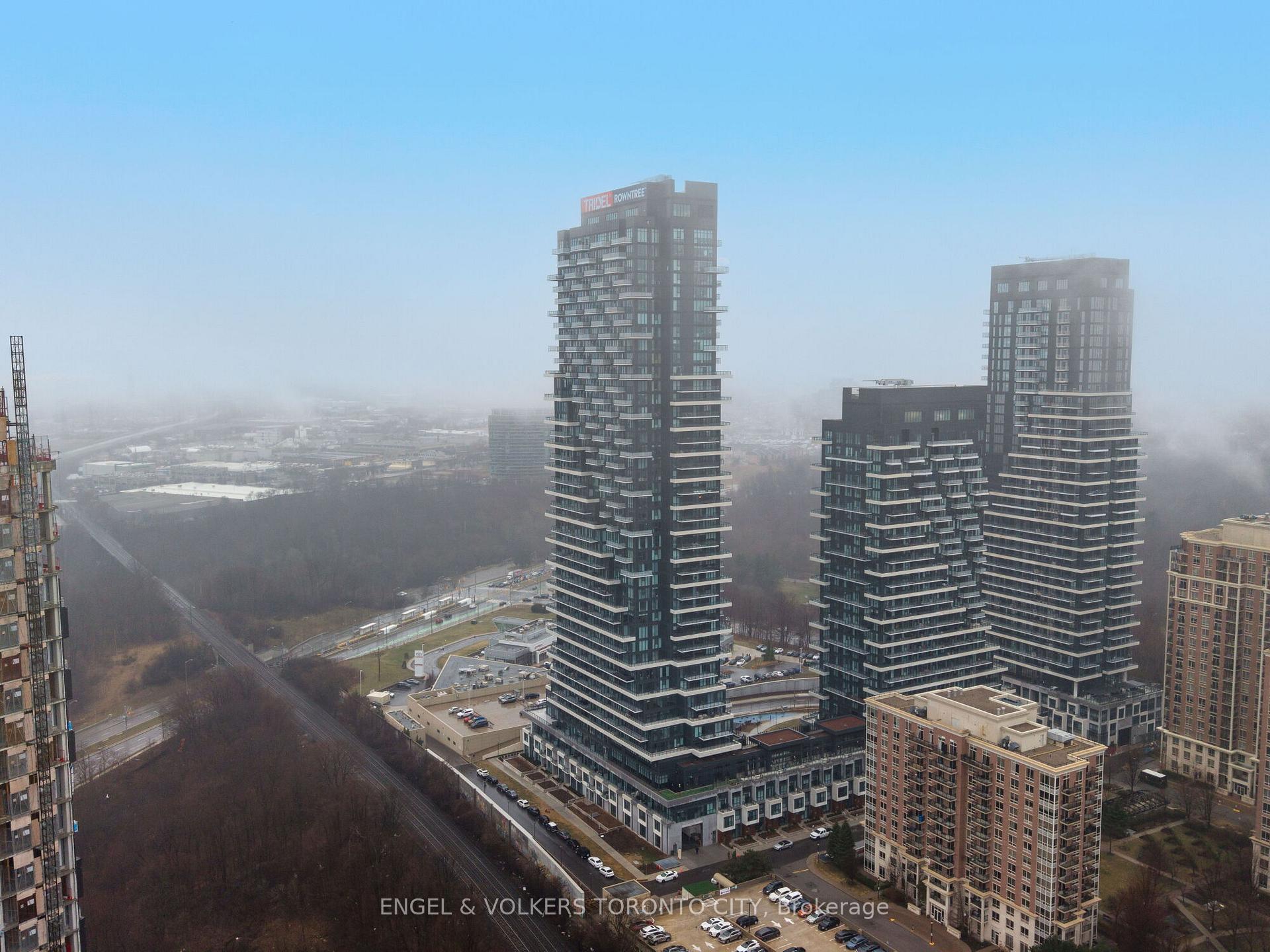 4 Bedrooms Condo at 30 Inn On The Park, Toronto For sale