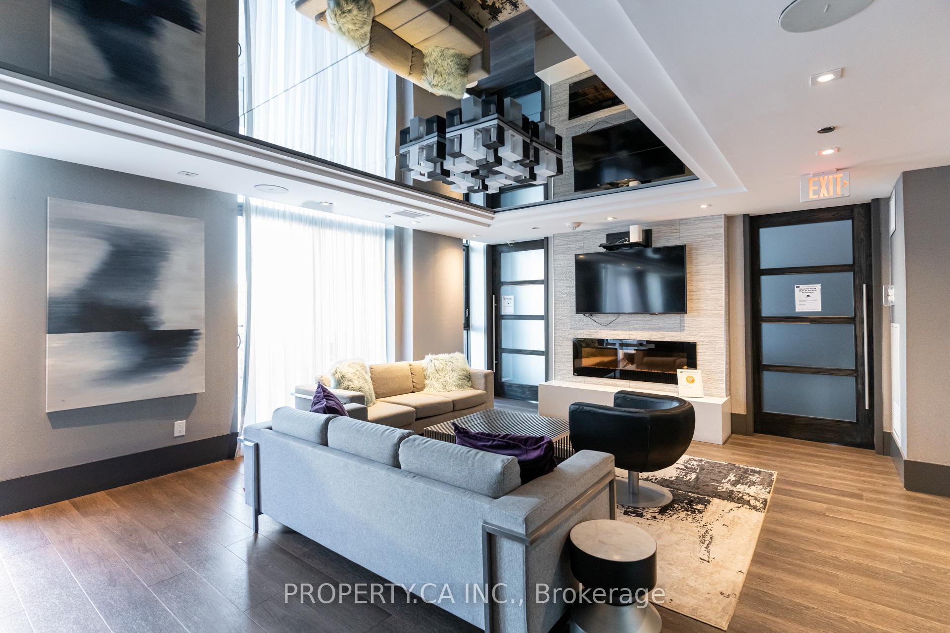 2 Bedrooms Condo at 297 College, Toronto For sale