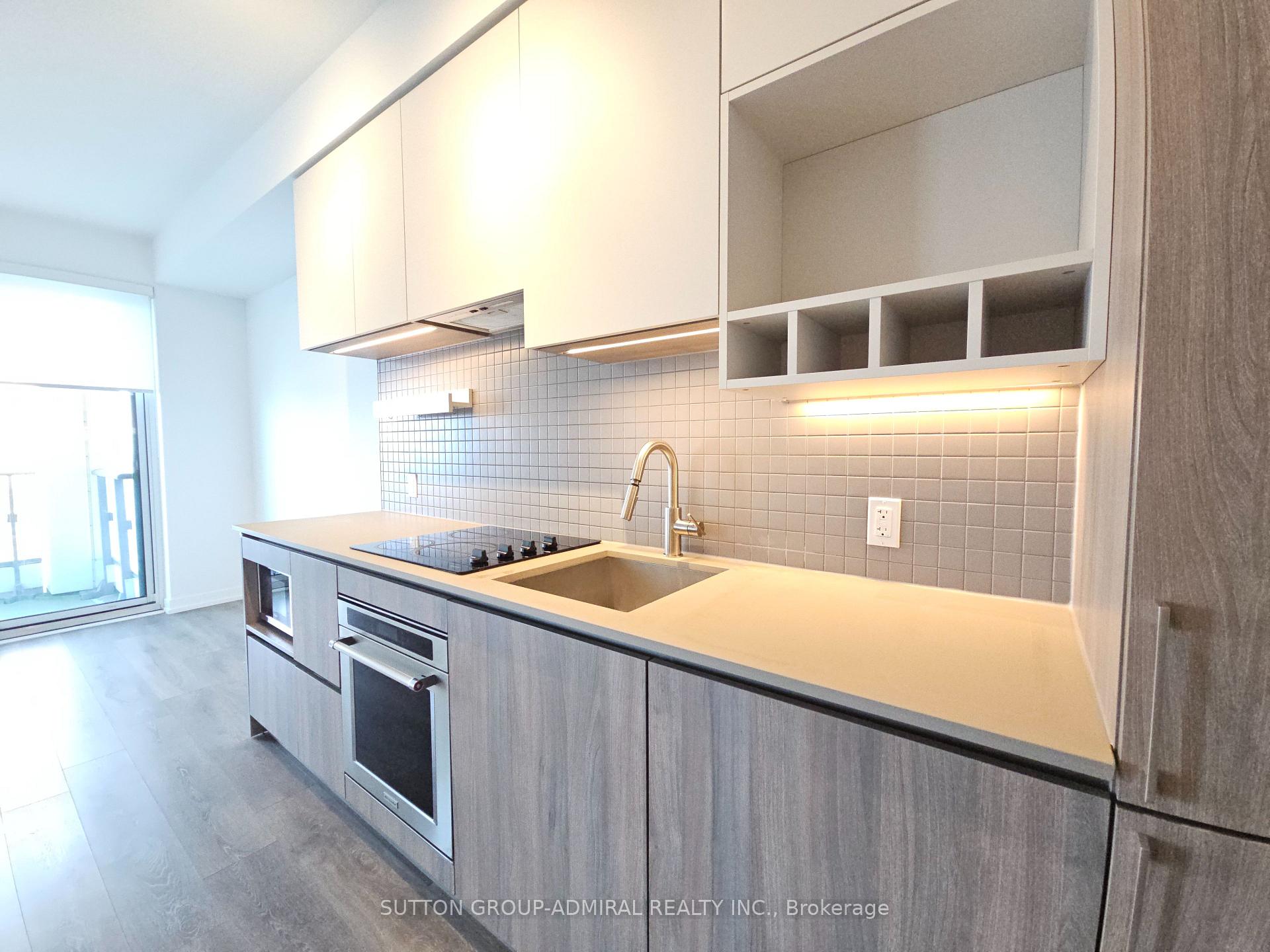 3 Bedrooms Condo at 950 Portage, Vaughan For sale