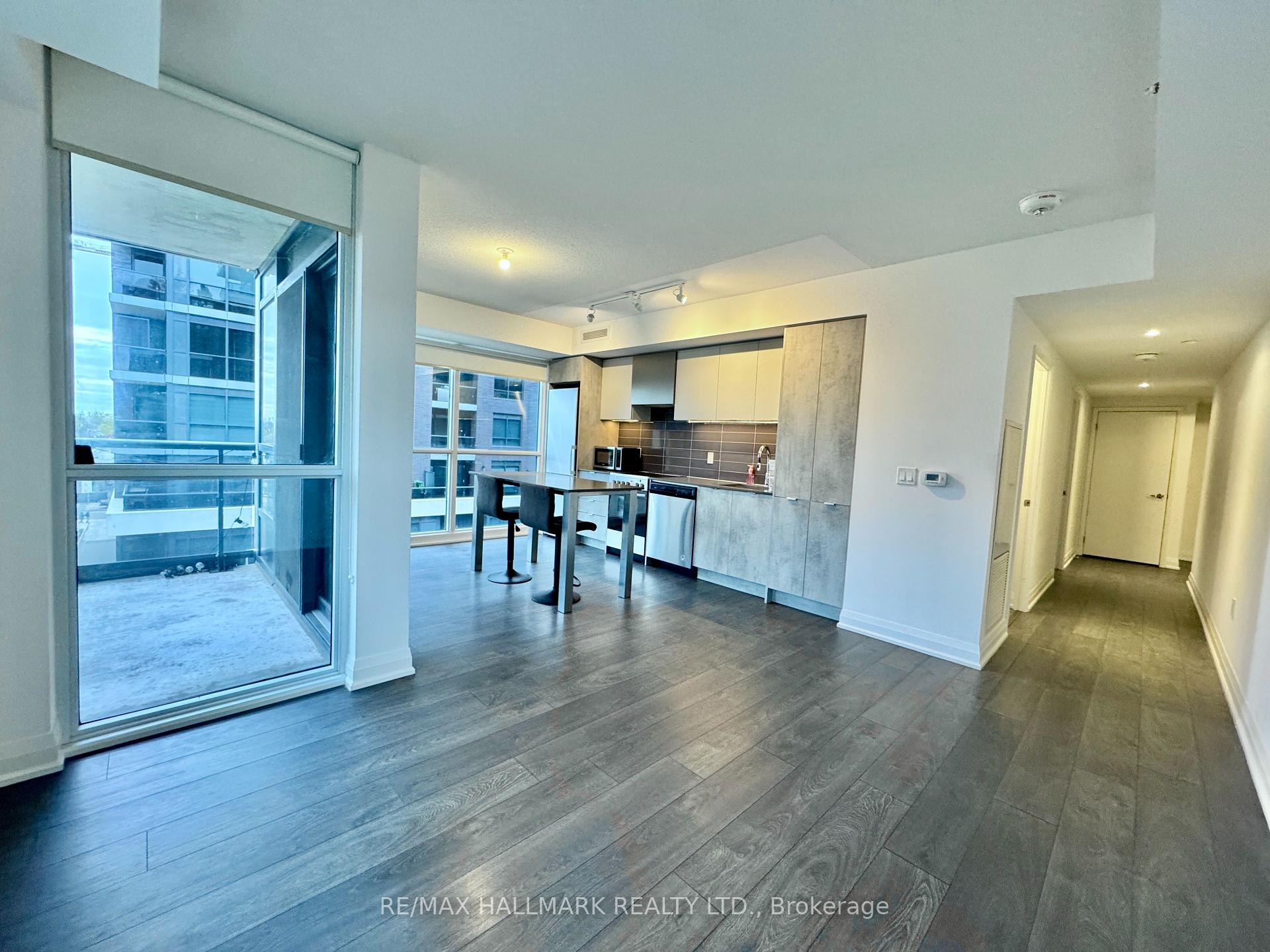 2 Bedrooms Condo at 26 Gibbs, Toronto For sale